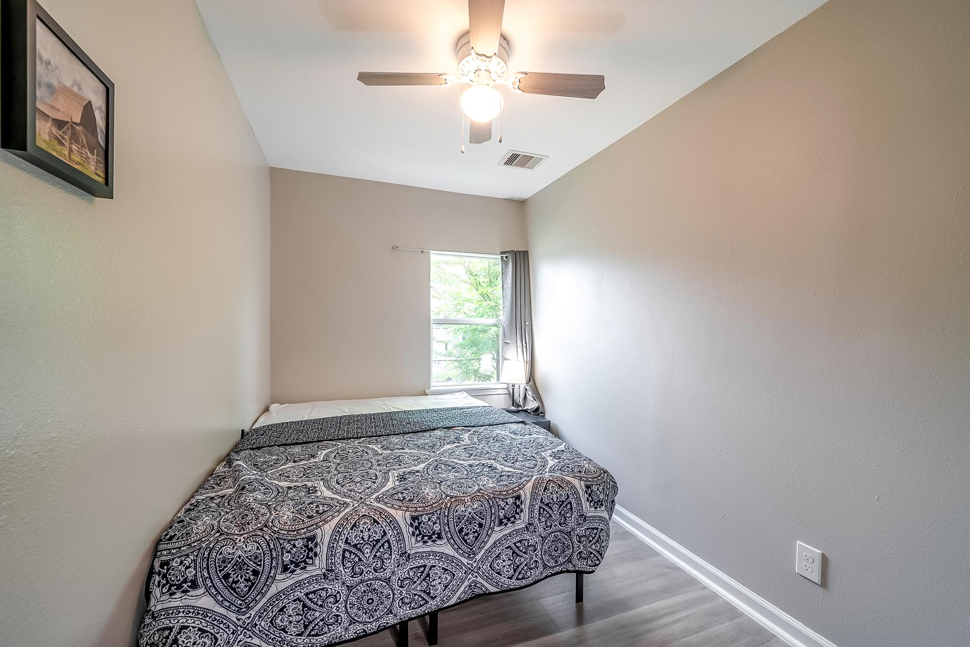 bedroom, detected: ceiling fan, window blind, bed