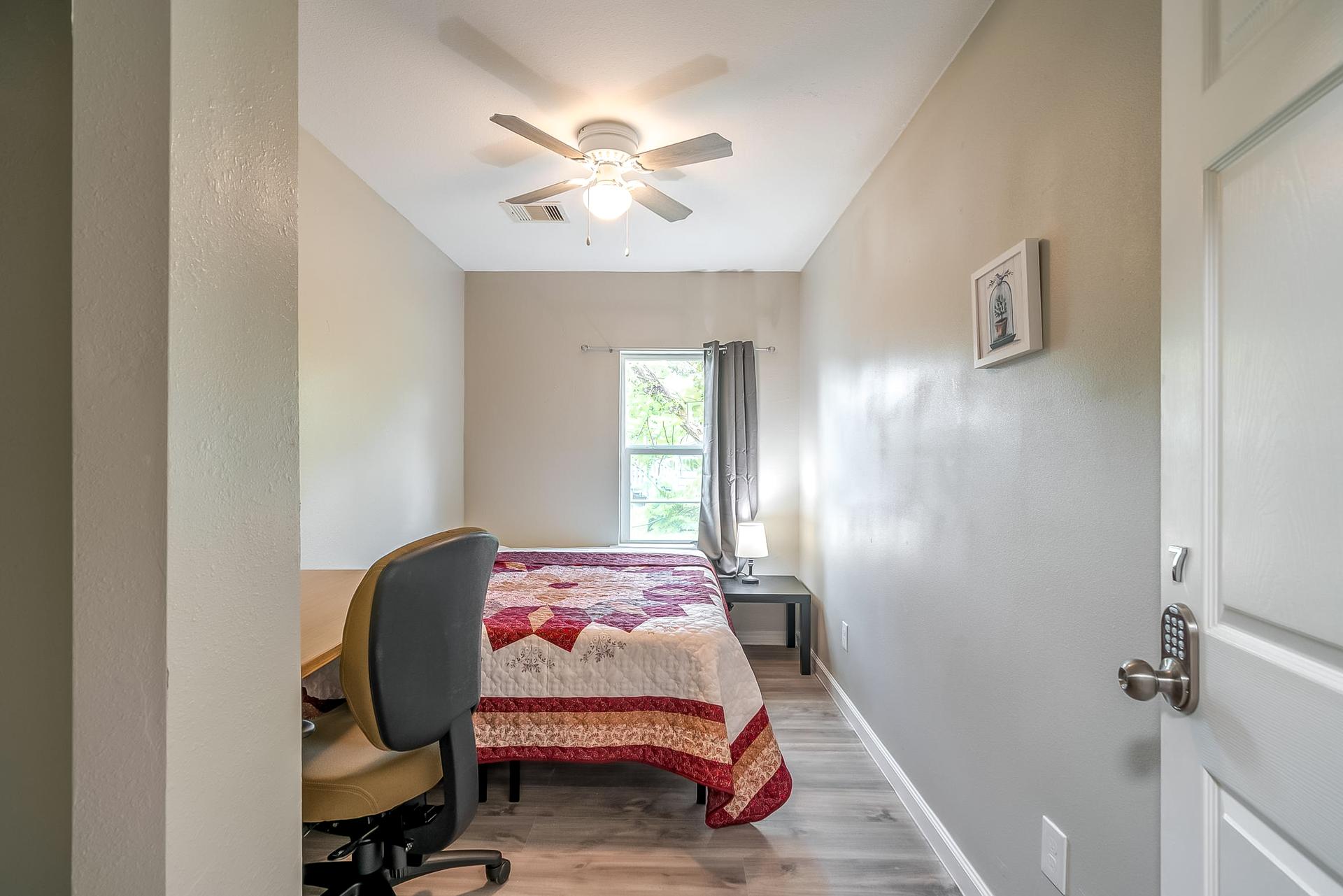 bedroom, detected: ceiling fan