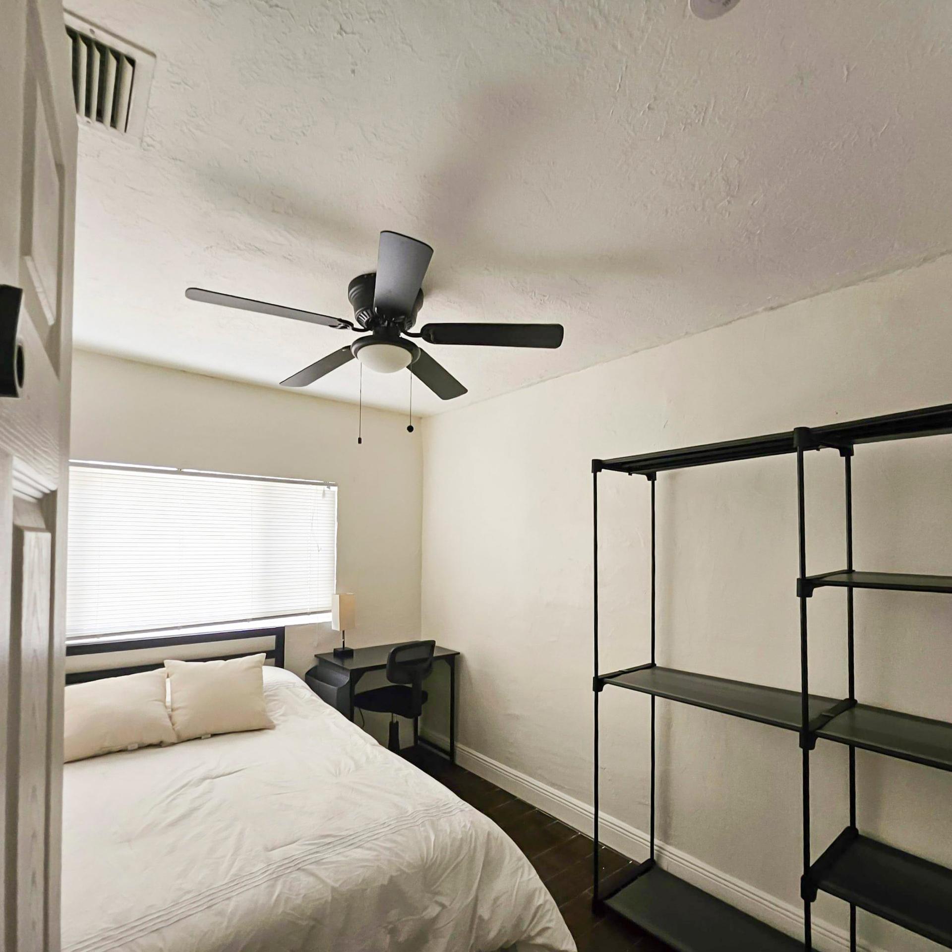 bedroom, detected:ceiling fan, bed, window blind