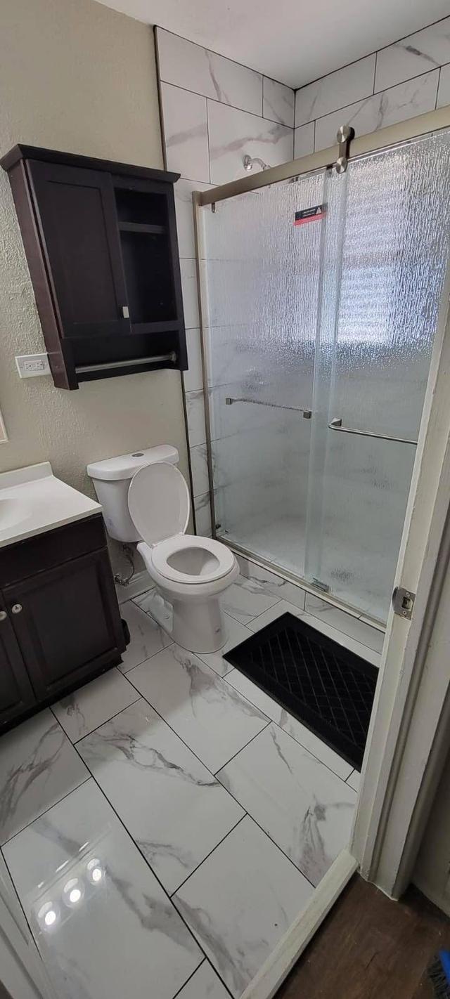 Bathroom(s)