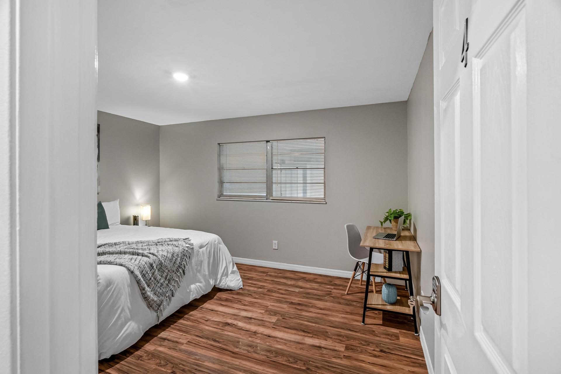 bedroom, detected: bed, window blind