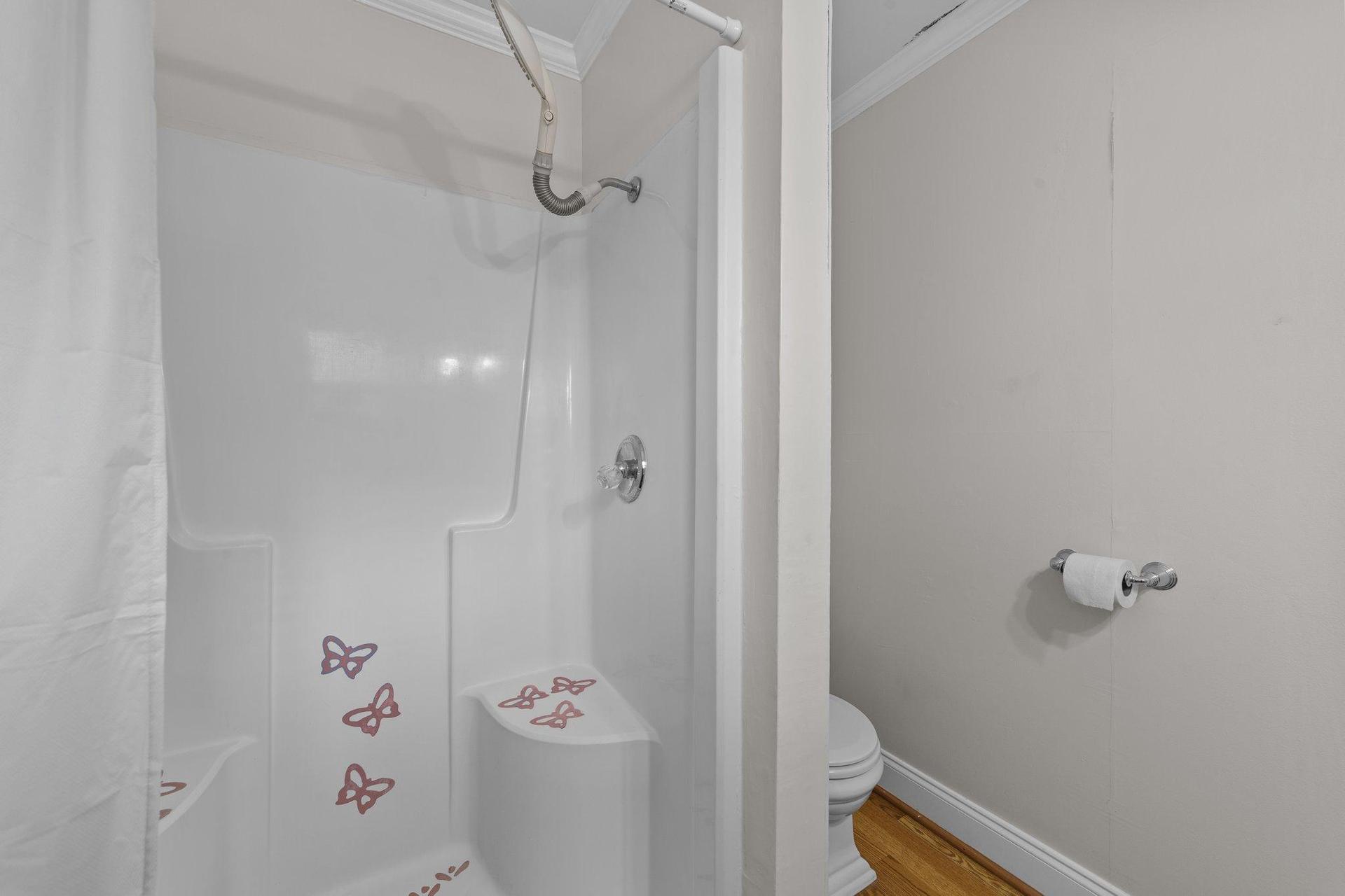 Room 5 Private Bath