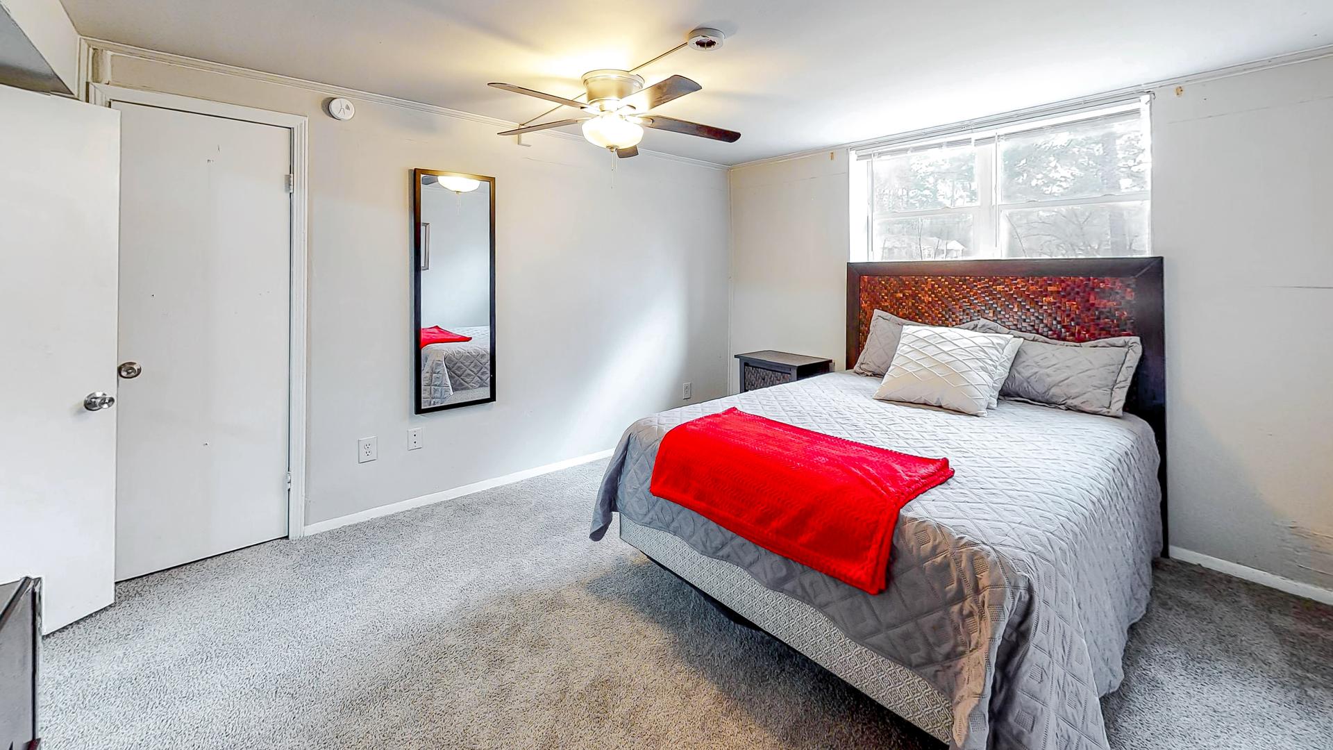 bedroom, detected: ceiling fan, bed, window blind