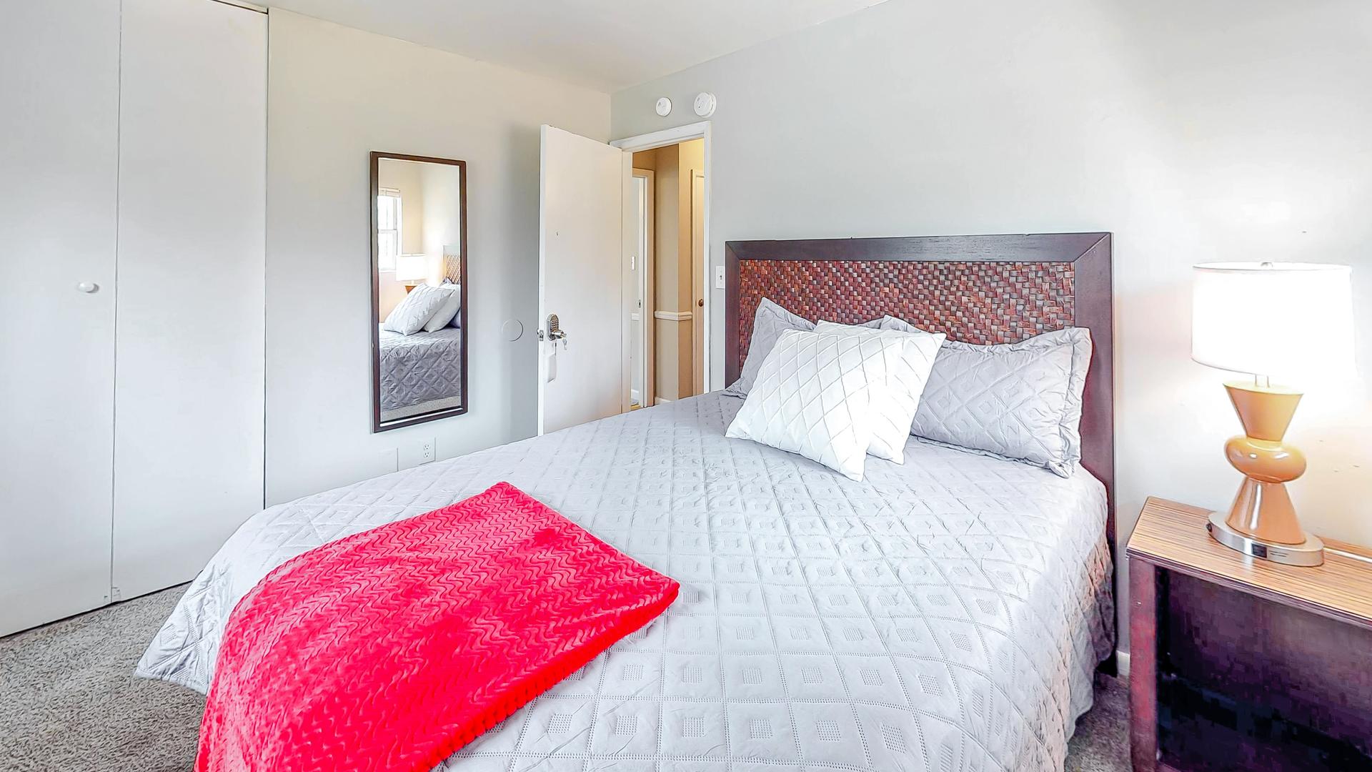 bedroom, detected: bed