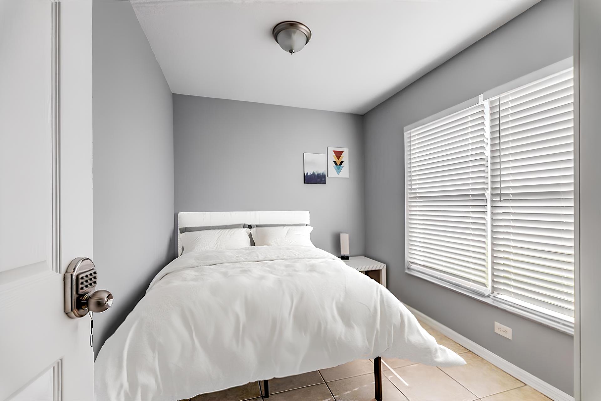 Disclaimer: This photo has been virtually staged. Not all furnishings seen will be included. Please view the virtual tour.