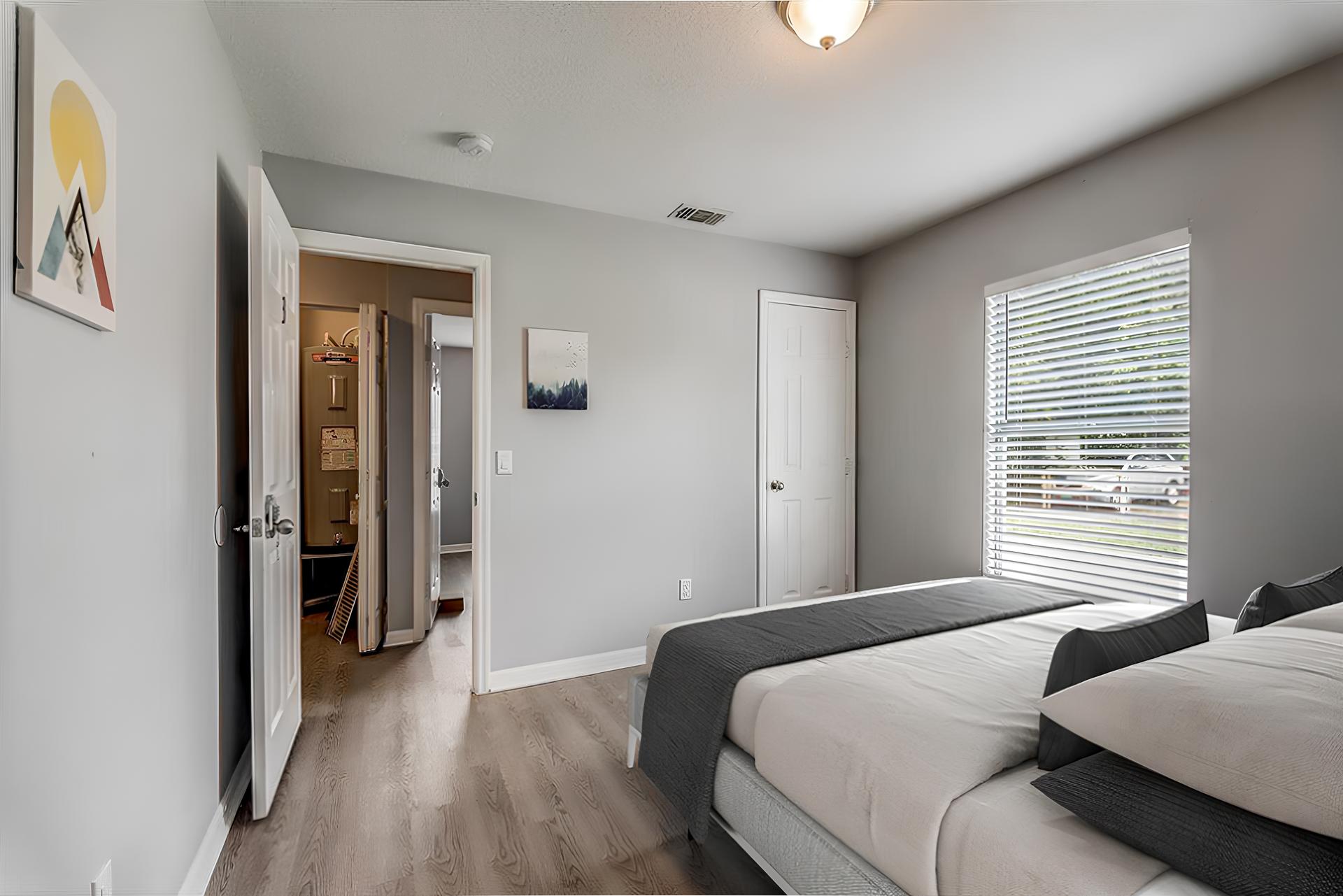 Disclaimer: This photo has been virtually staged. Not all furnishings seen will be included. Please view the virtual tour.