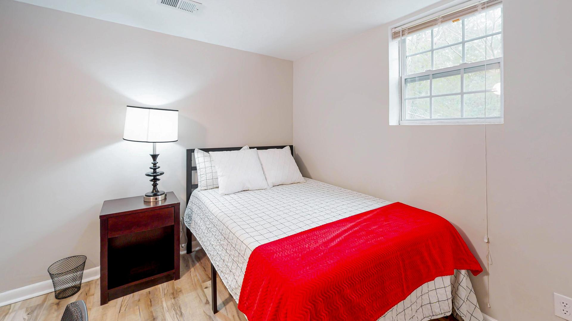 bedroom, detected: bed