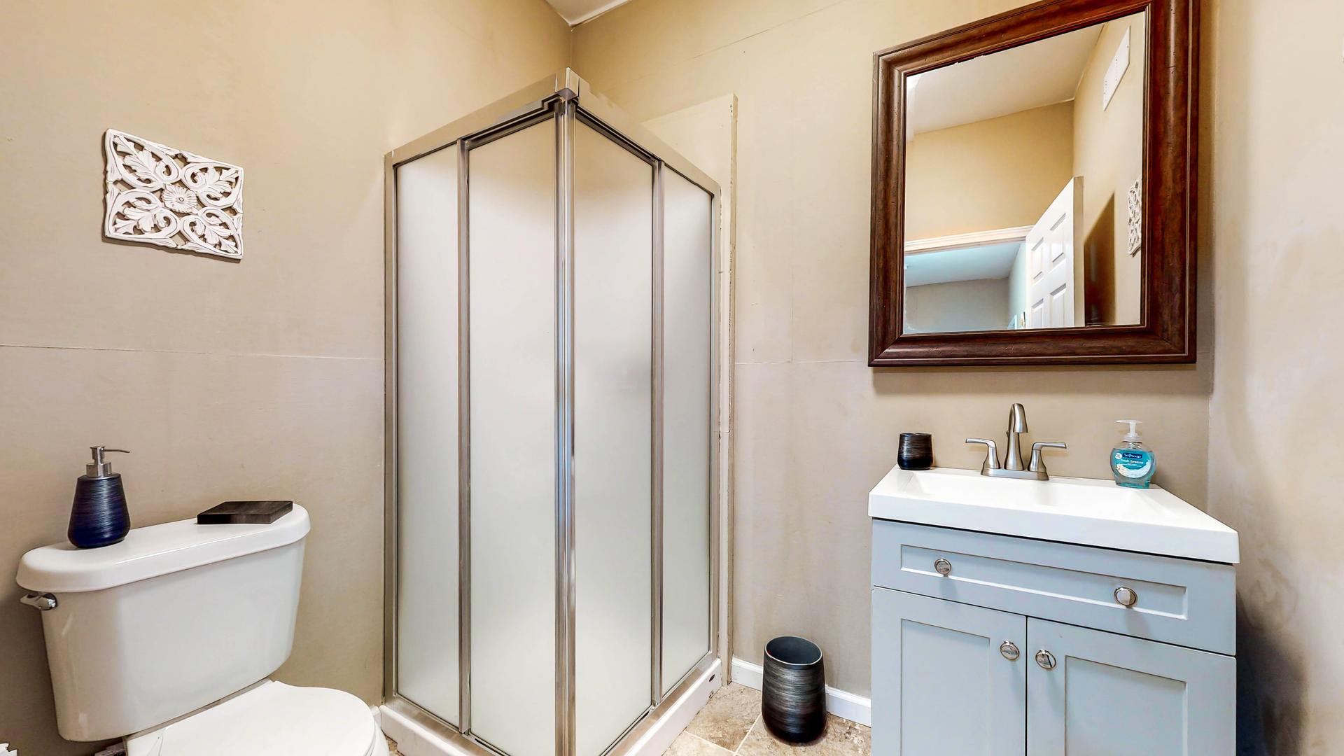 Bathroom(s)