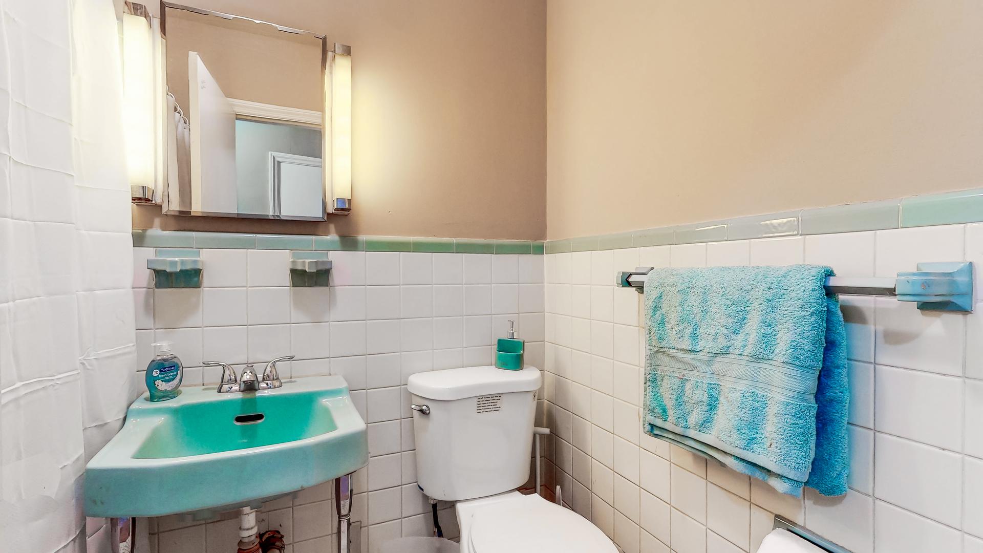 Bathroom(s)