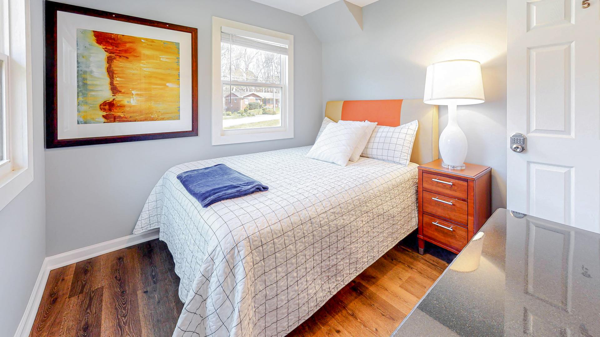 bedroom, detected: bed