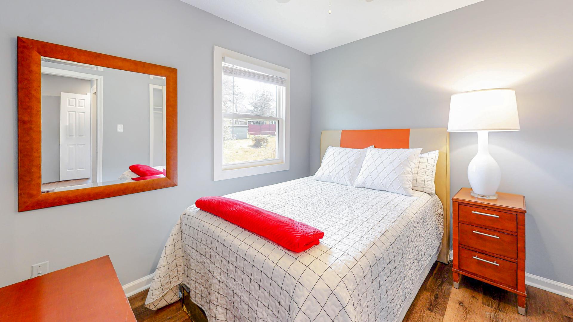 bedroom, detected: bed