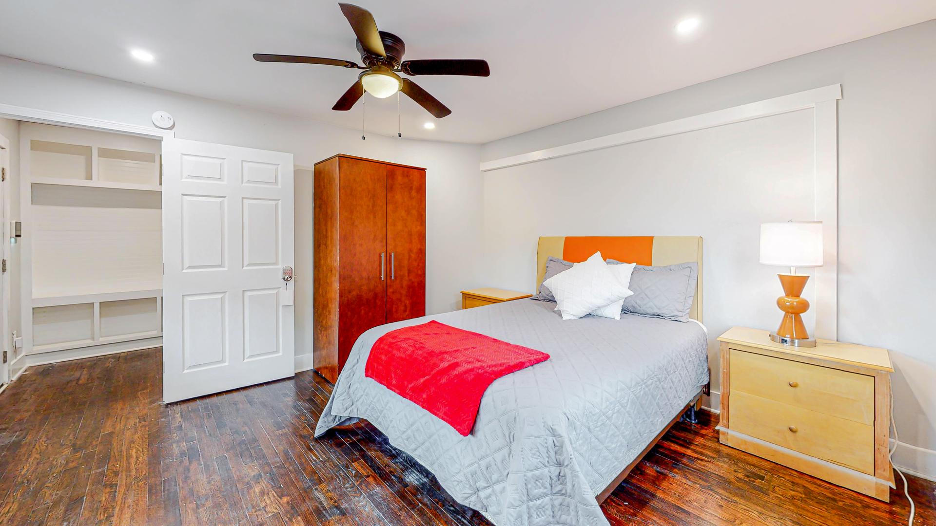 bedroom, detected: ceiling fan, bed