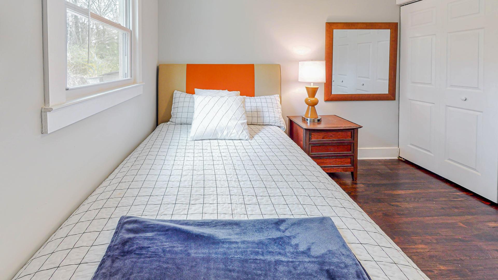 bedroom, detected: bed