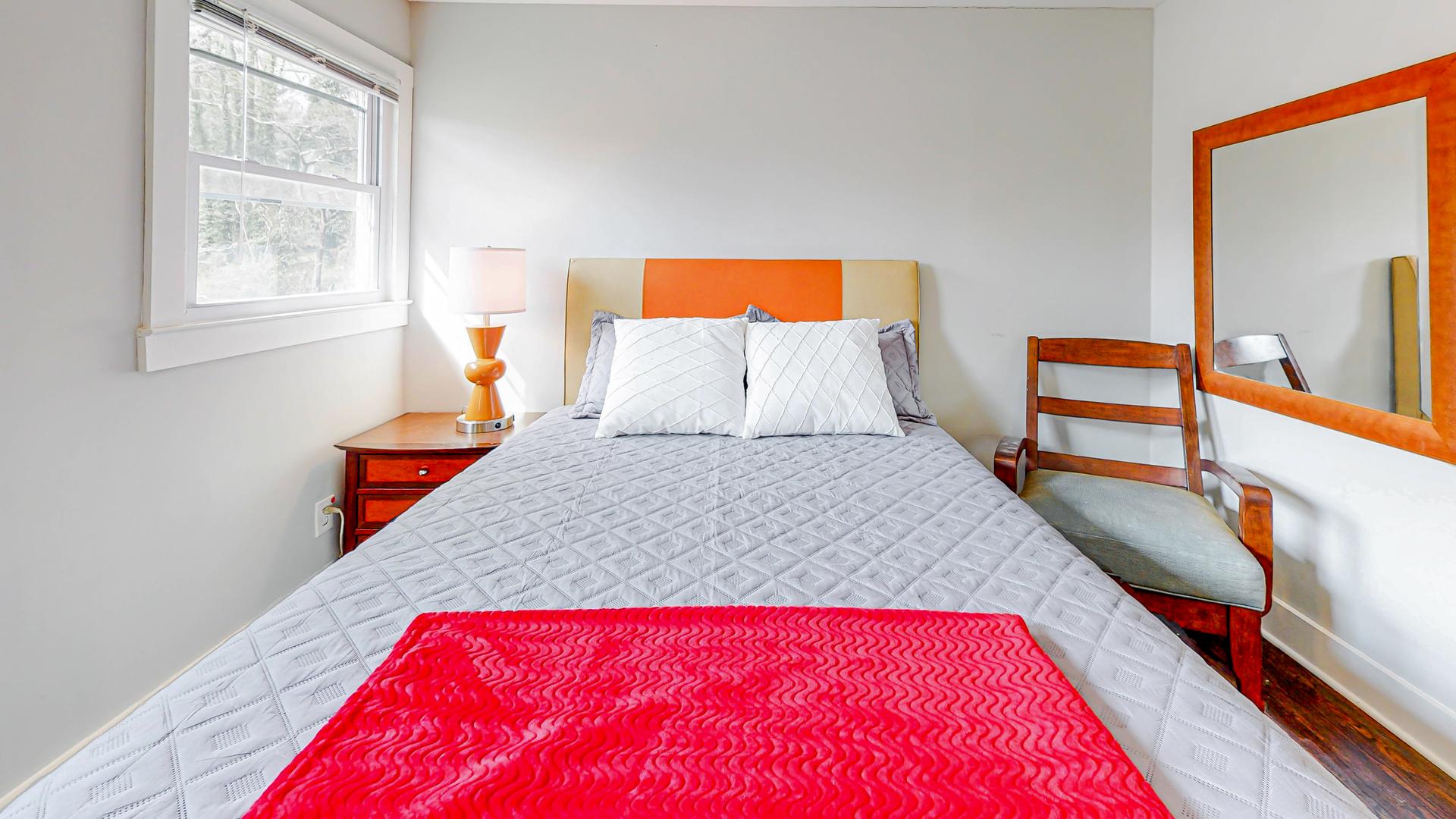 bedroom, detected: bed