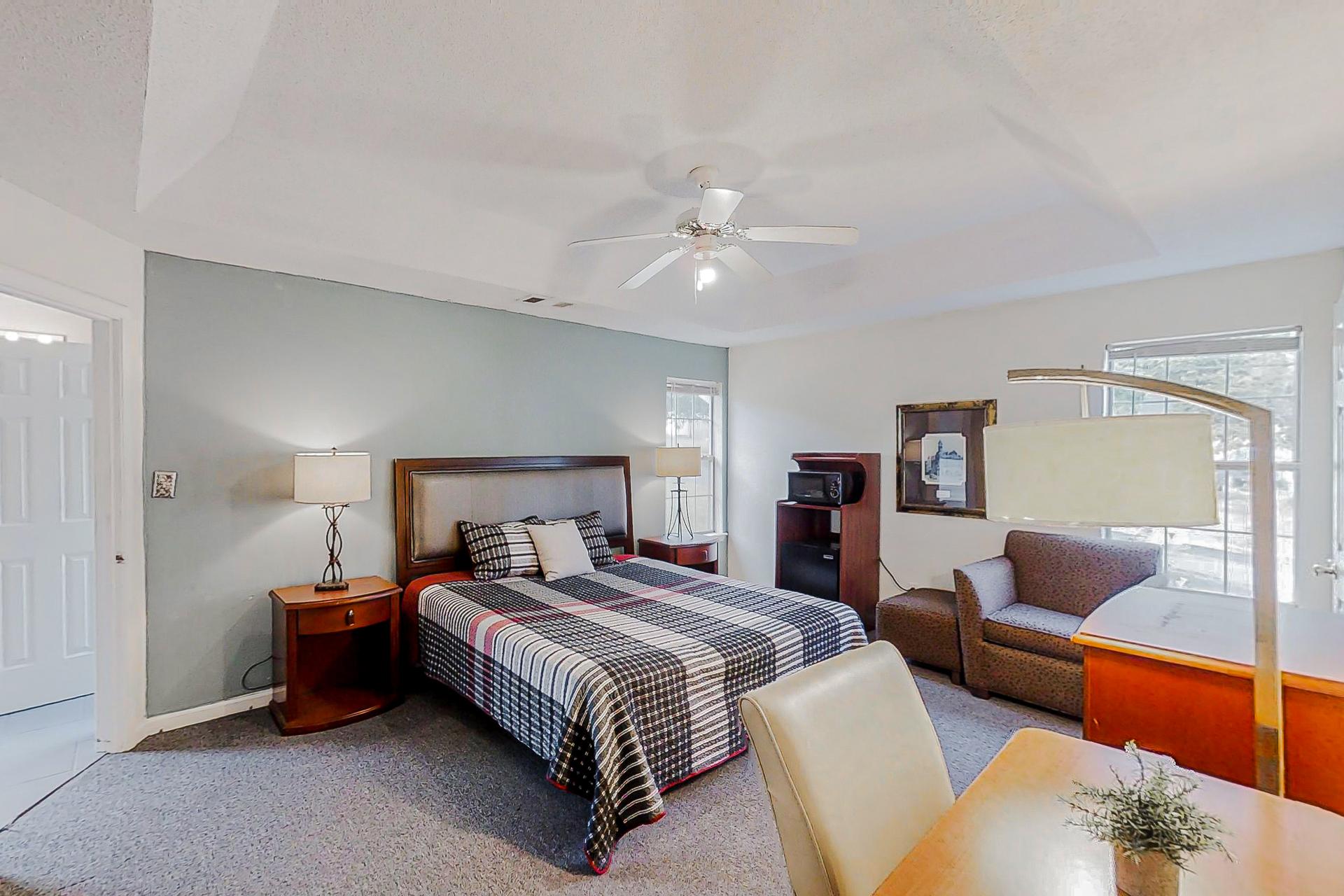 bedroom, detected: ceiling fan, bed, window blind