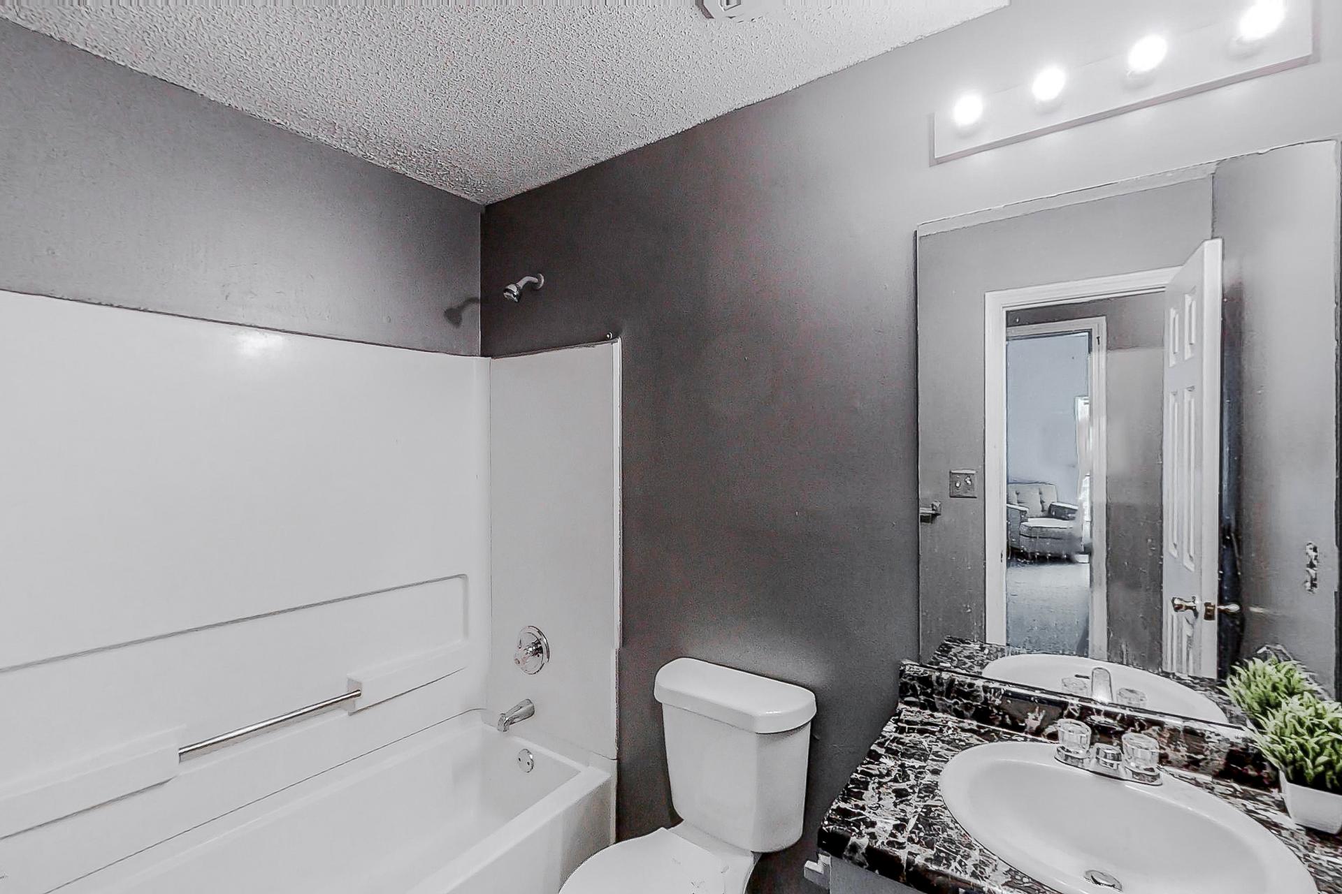 bathroom, detected: bathtub, shower