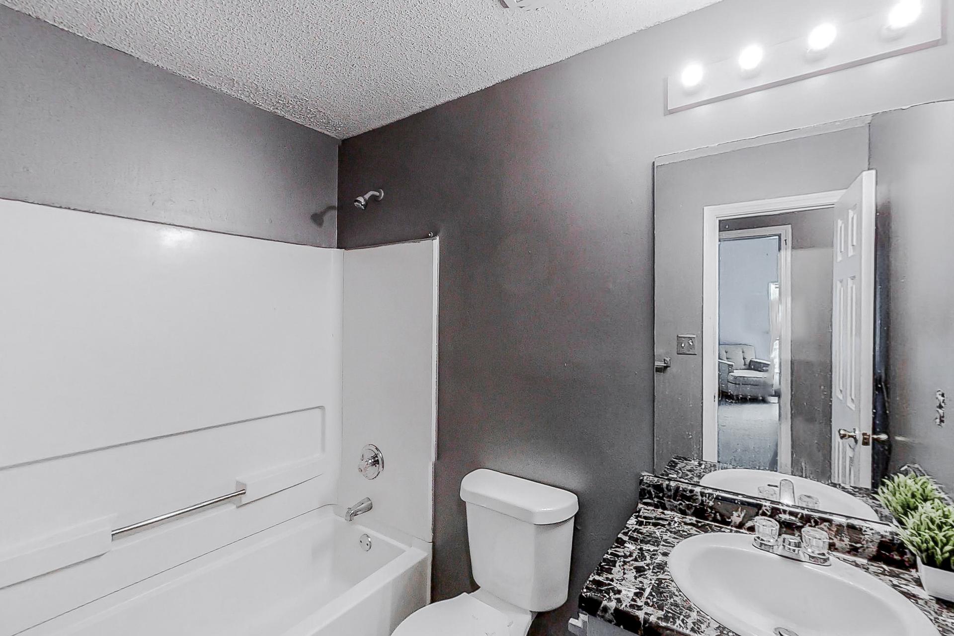 bathroom, detected: bathtub, shower