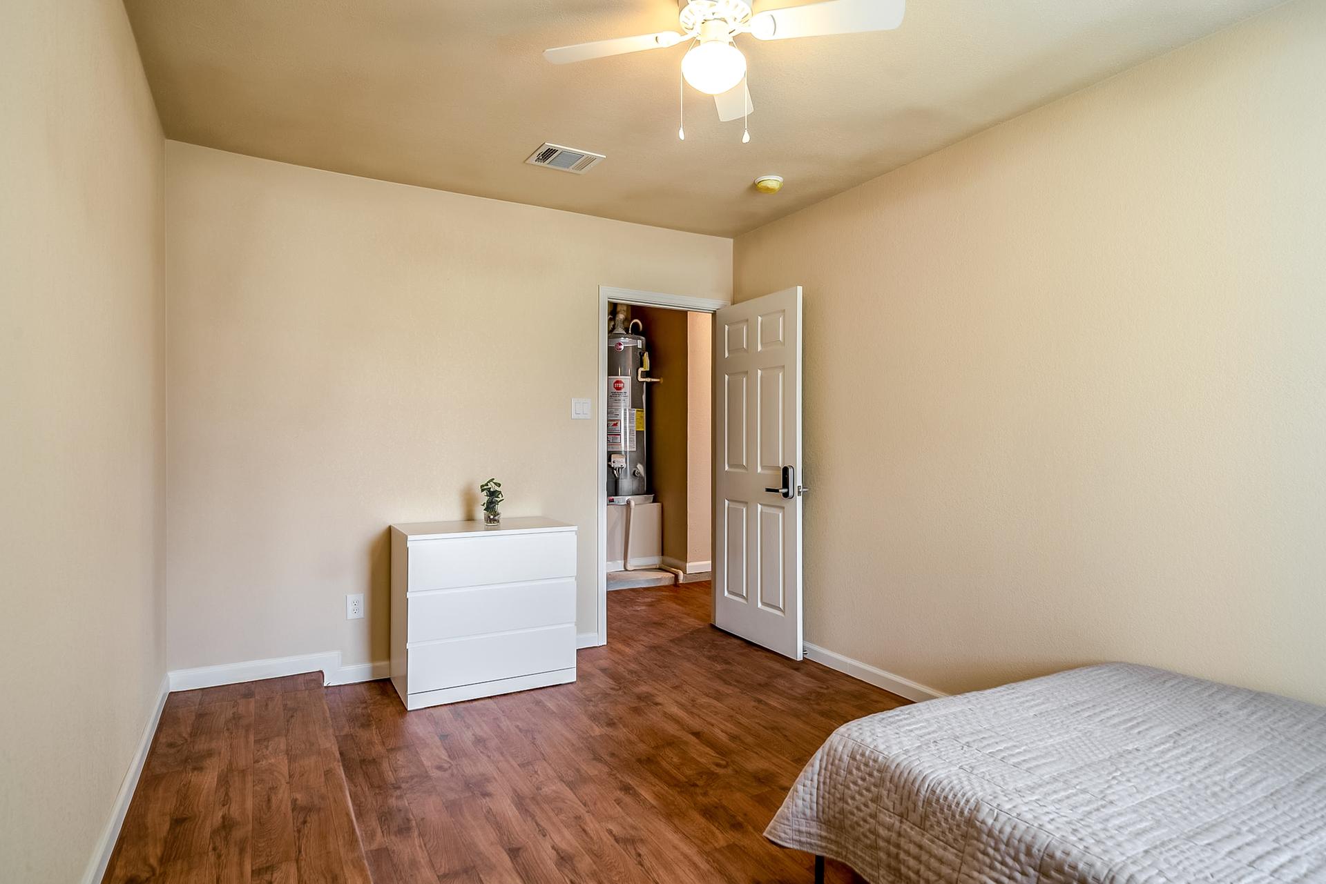 bedroom, detected: ceiling fan, bed