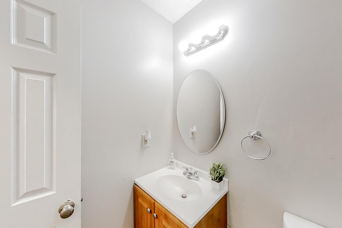 Bathroom(s)