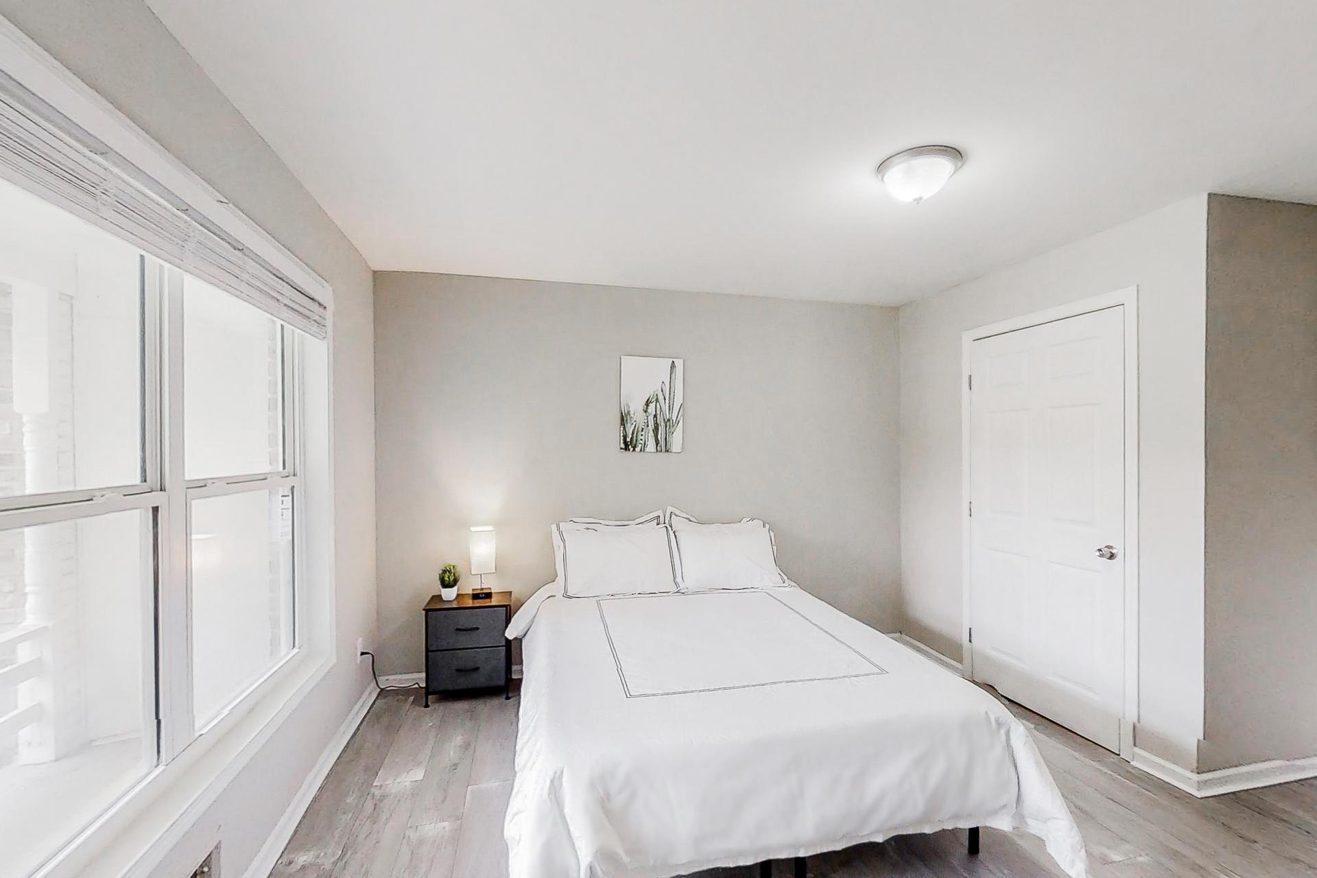 bedroom, detected: bed, window blind