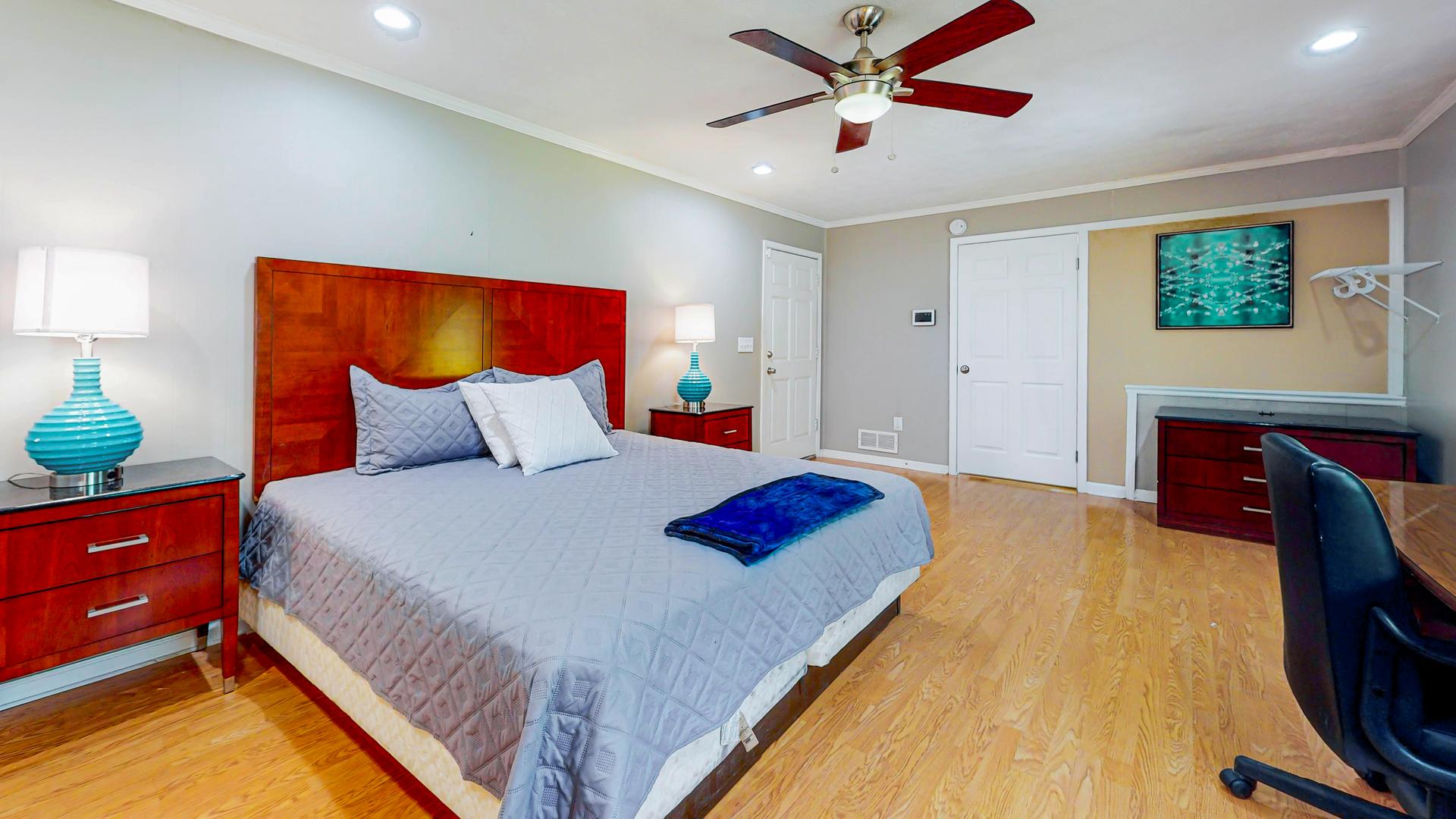 bedroom, detected: ceiling fan, bed, window blind