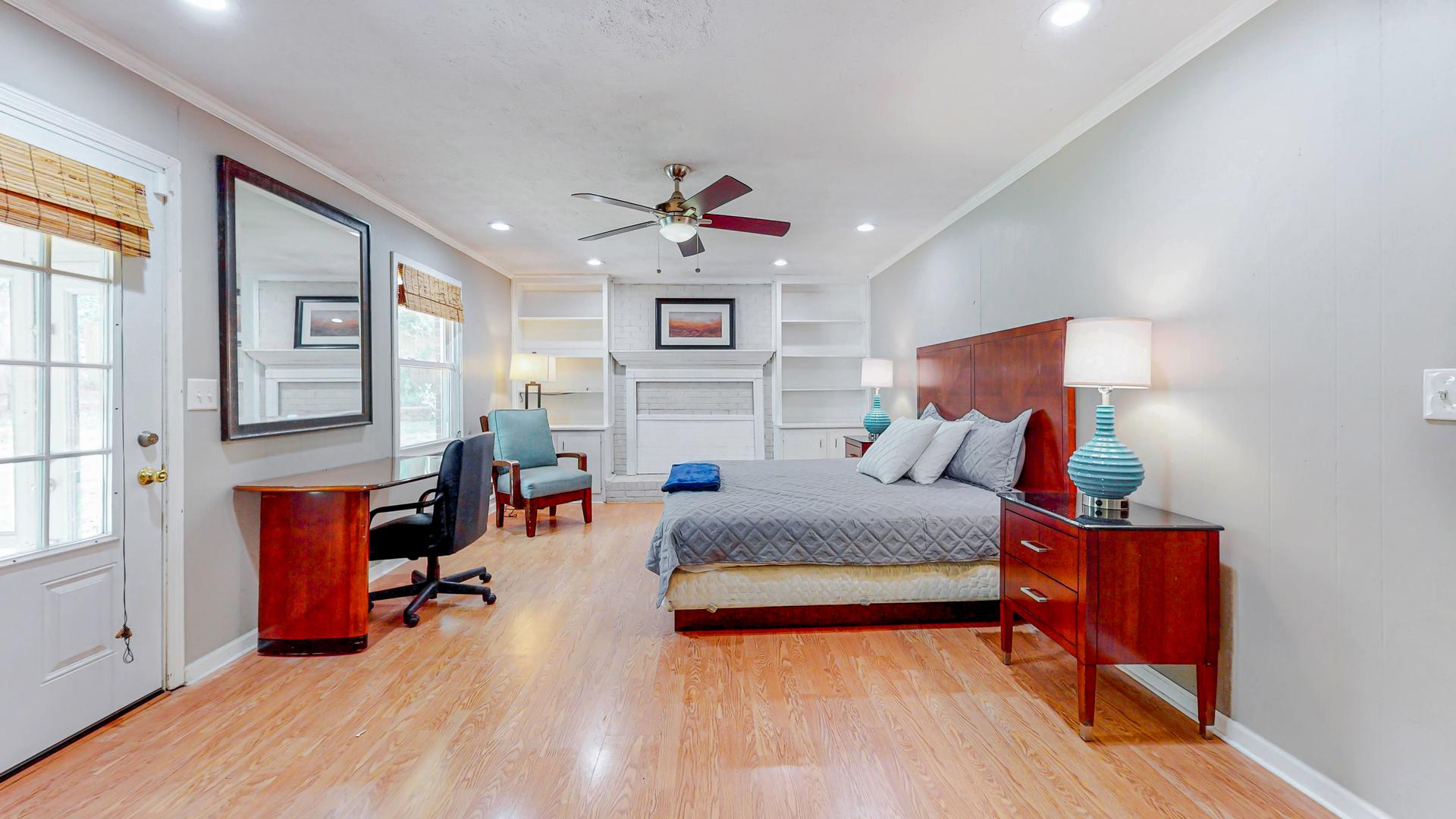 bedroom, detected: ceiling fan, bed, window blind