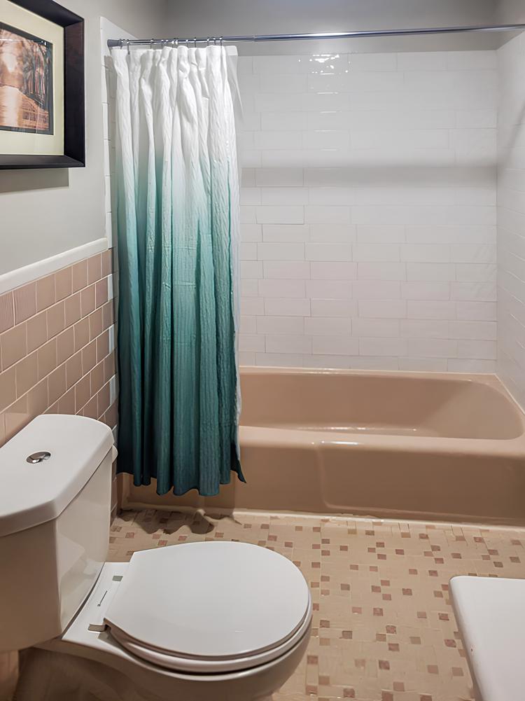 Bathroom(s)