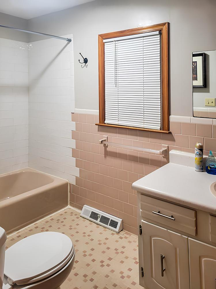 Bathroom(s)