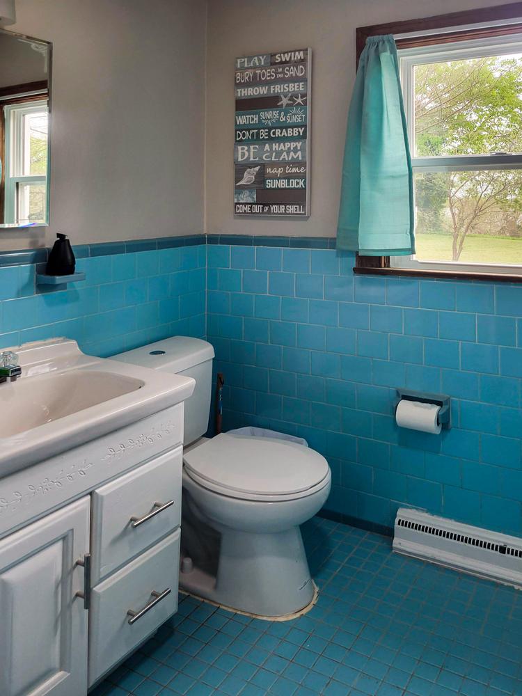 Bathroom(s)