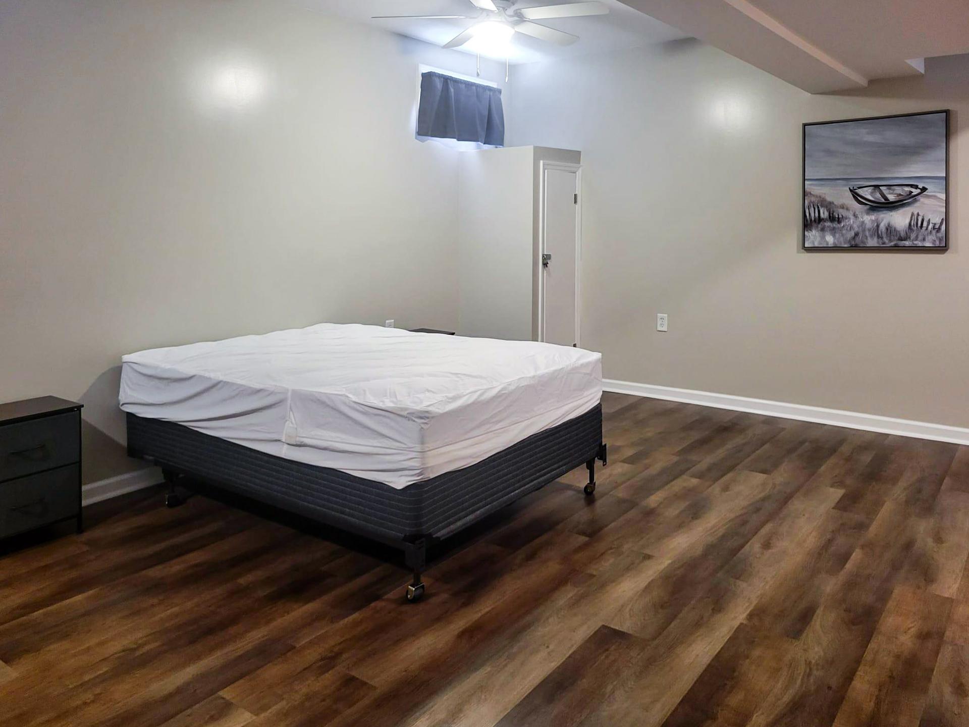 bedroom, detected: ceiling fan, bed
