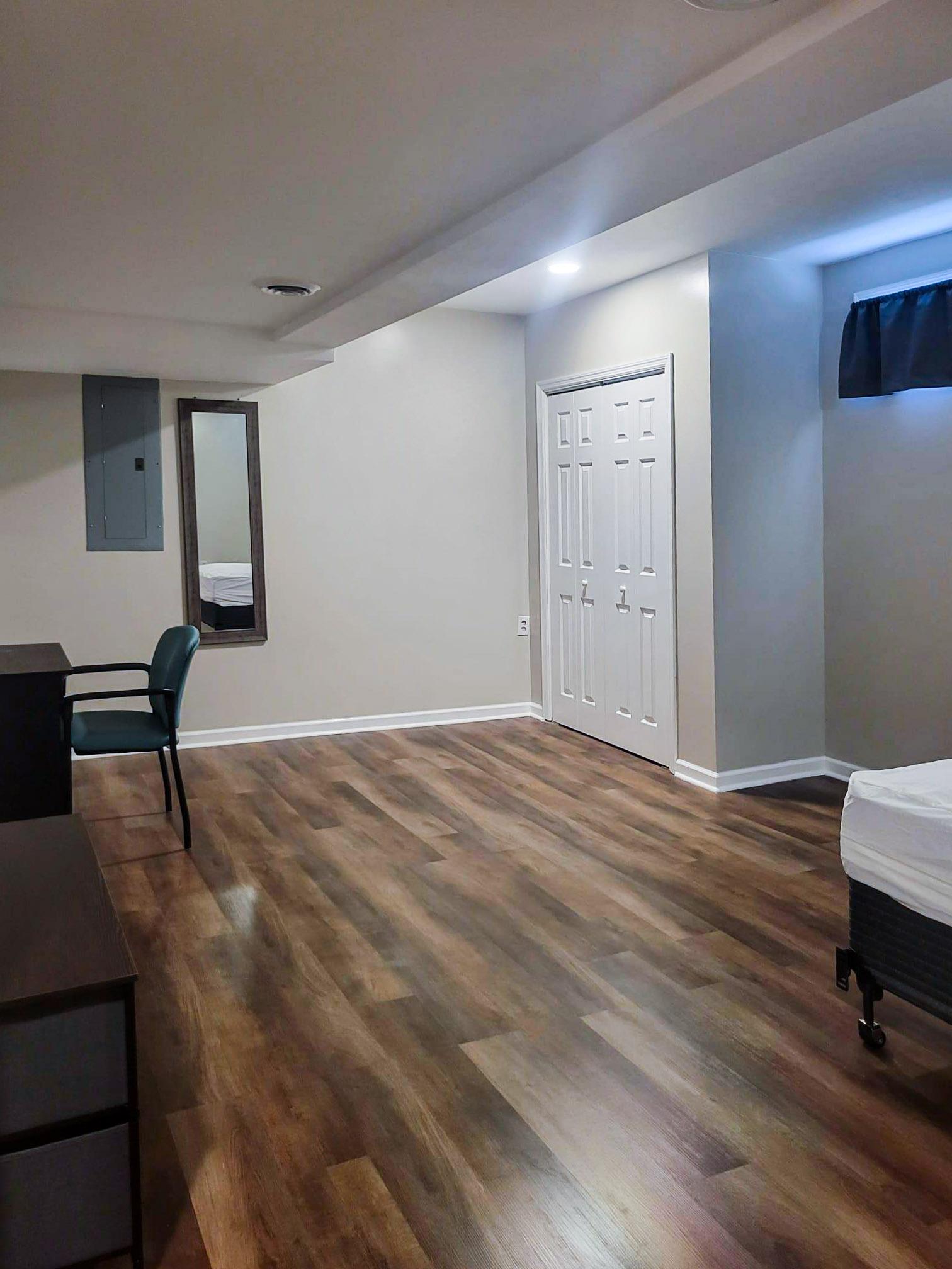 bedroom, detected: ceiling fan