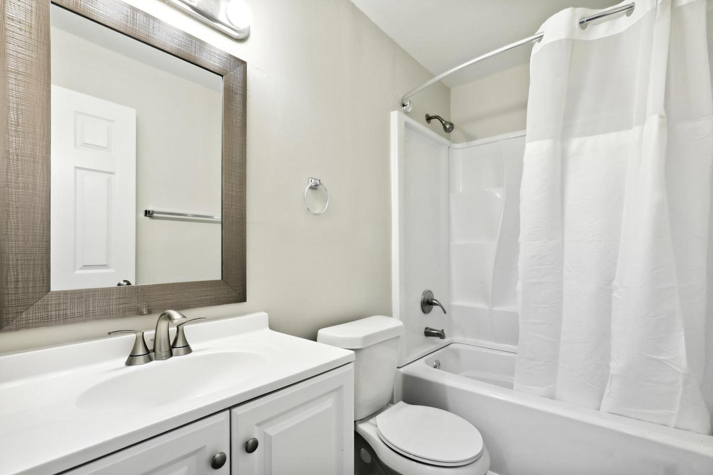 Bathroom(s)