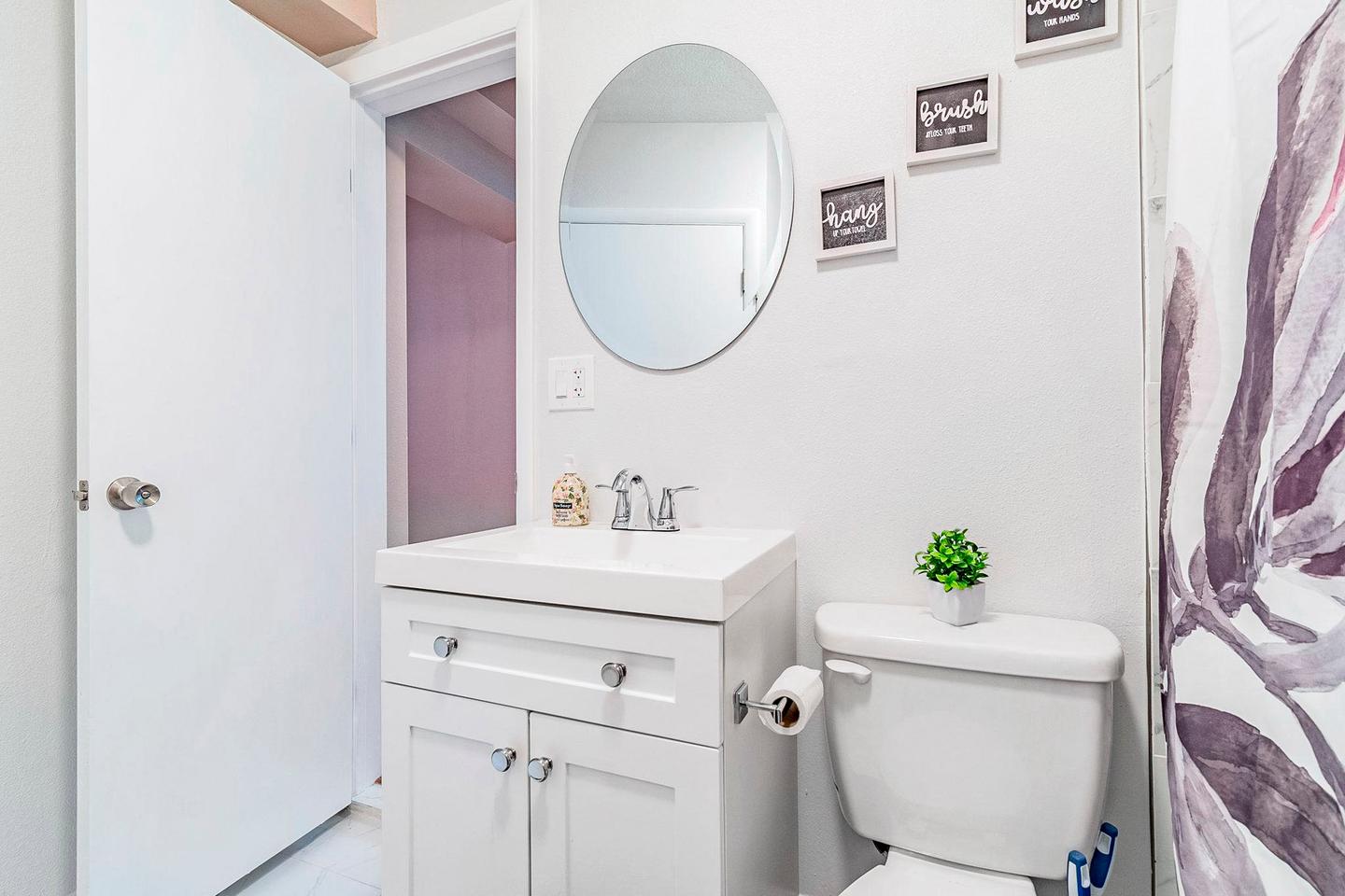 Bathroom(s)