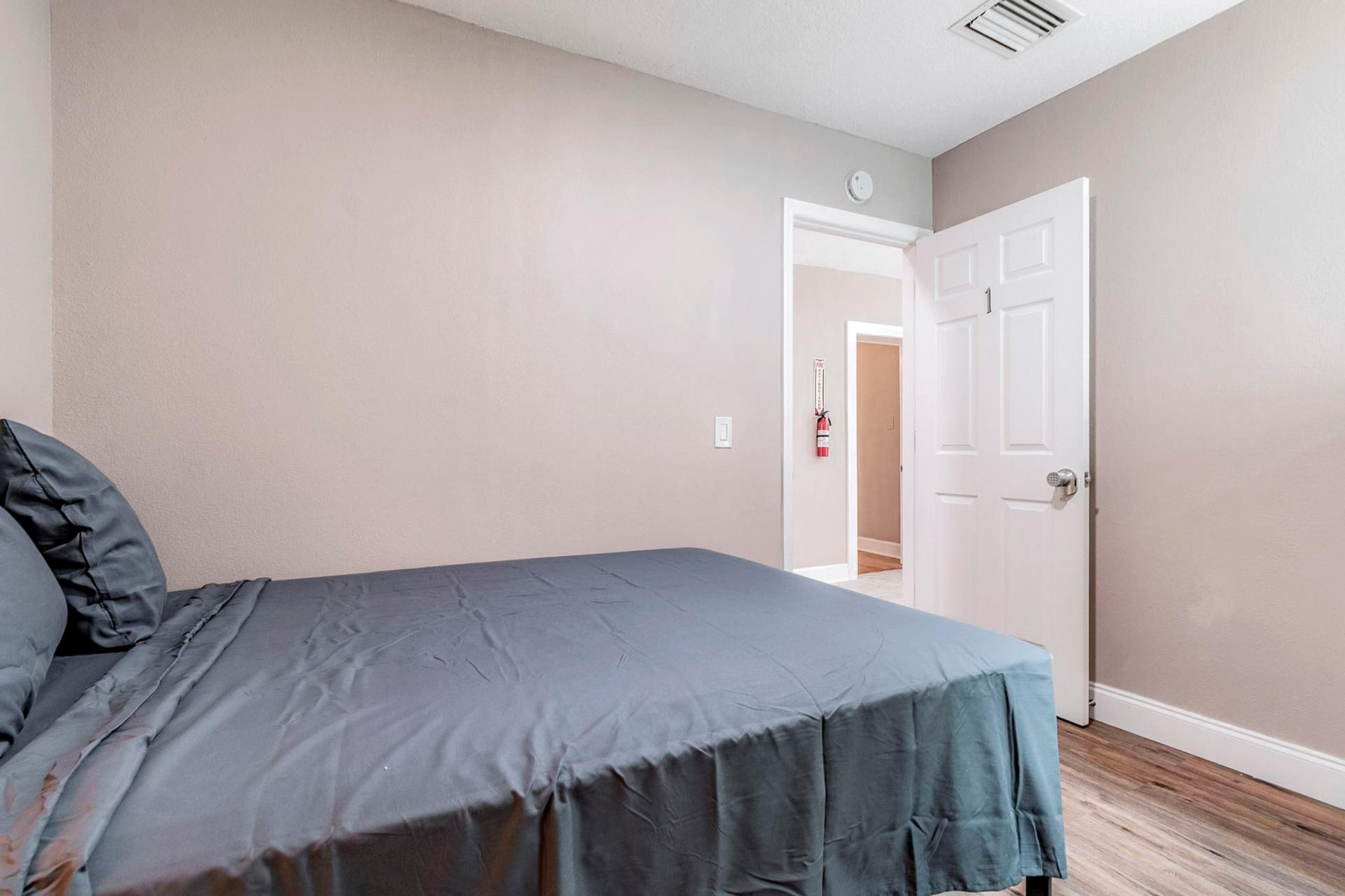 bedroom, detected: bed