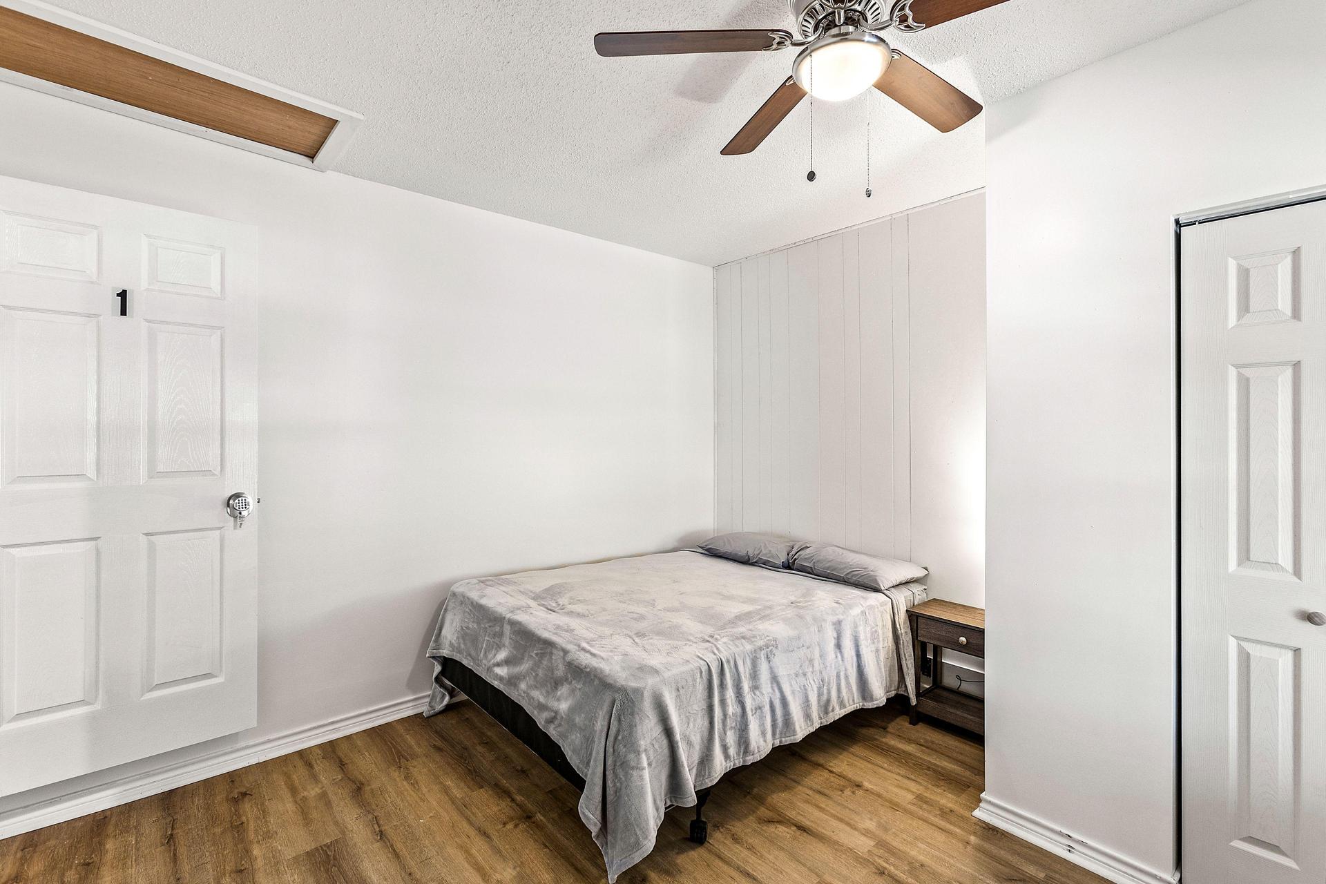 Bedroom1_3