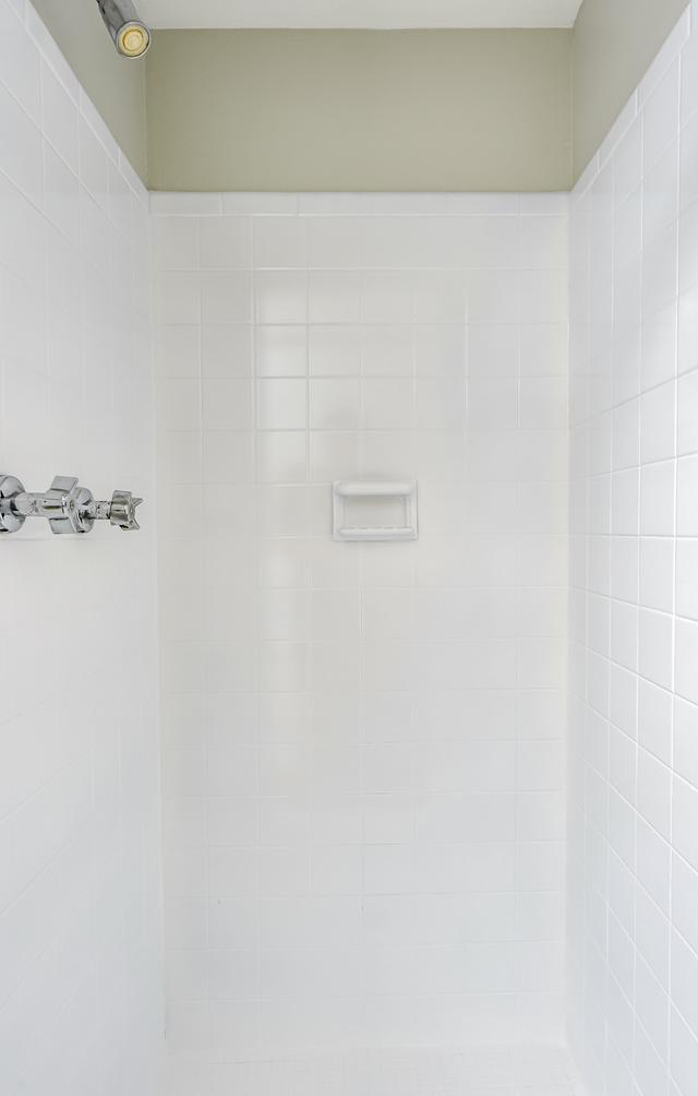 Bathroom(s)