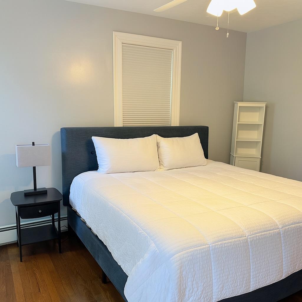 Room 4 king size bed