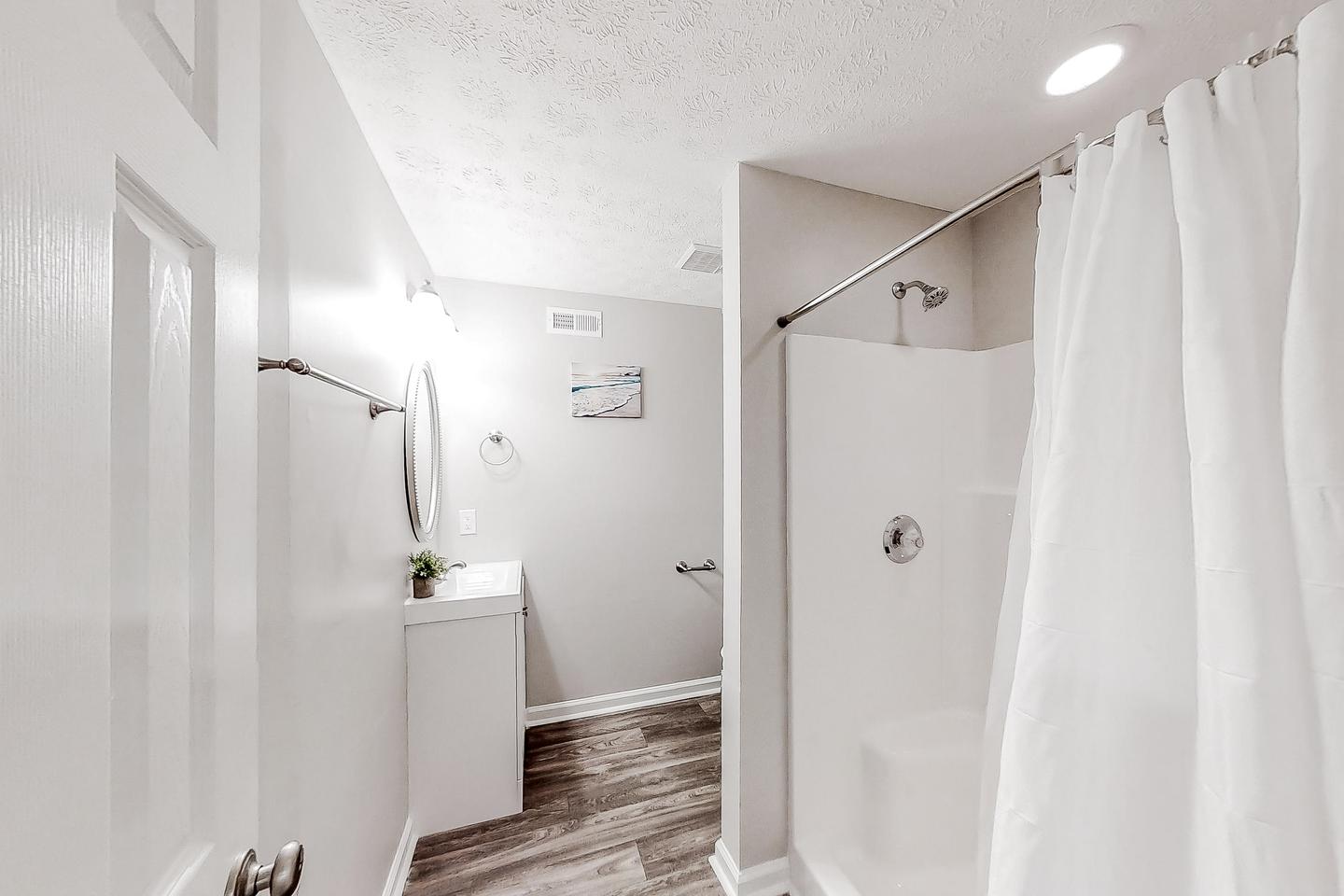 Bathroom(s)