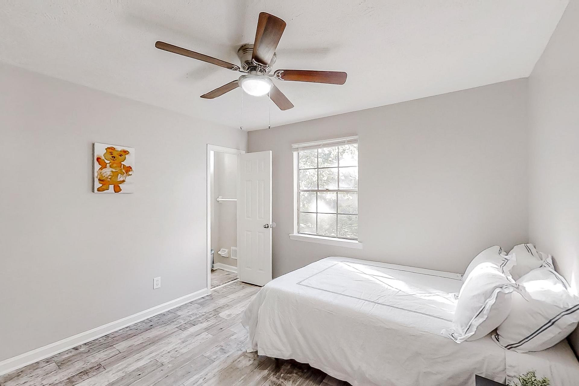 bedroom, detected: ceiling fan, window blind, bed