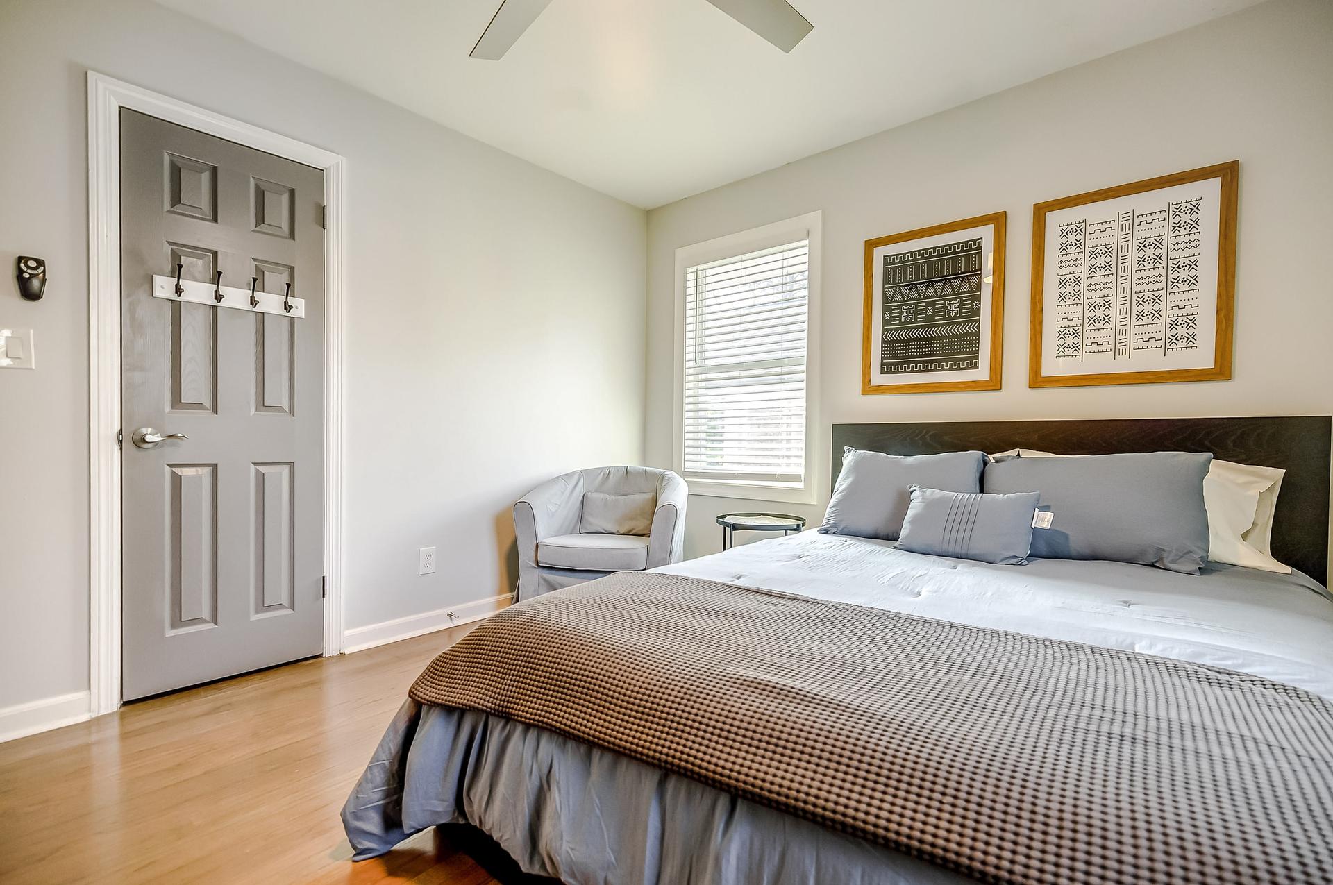 bedroom, detected:ceiling fan, bed, window blind