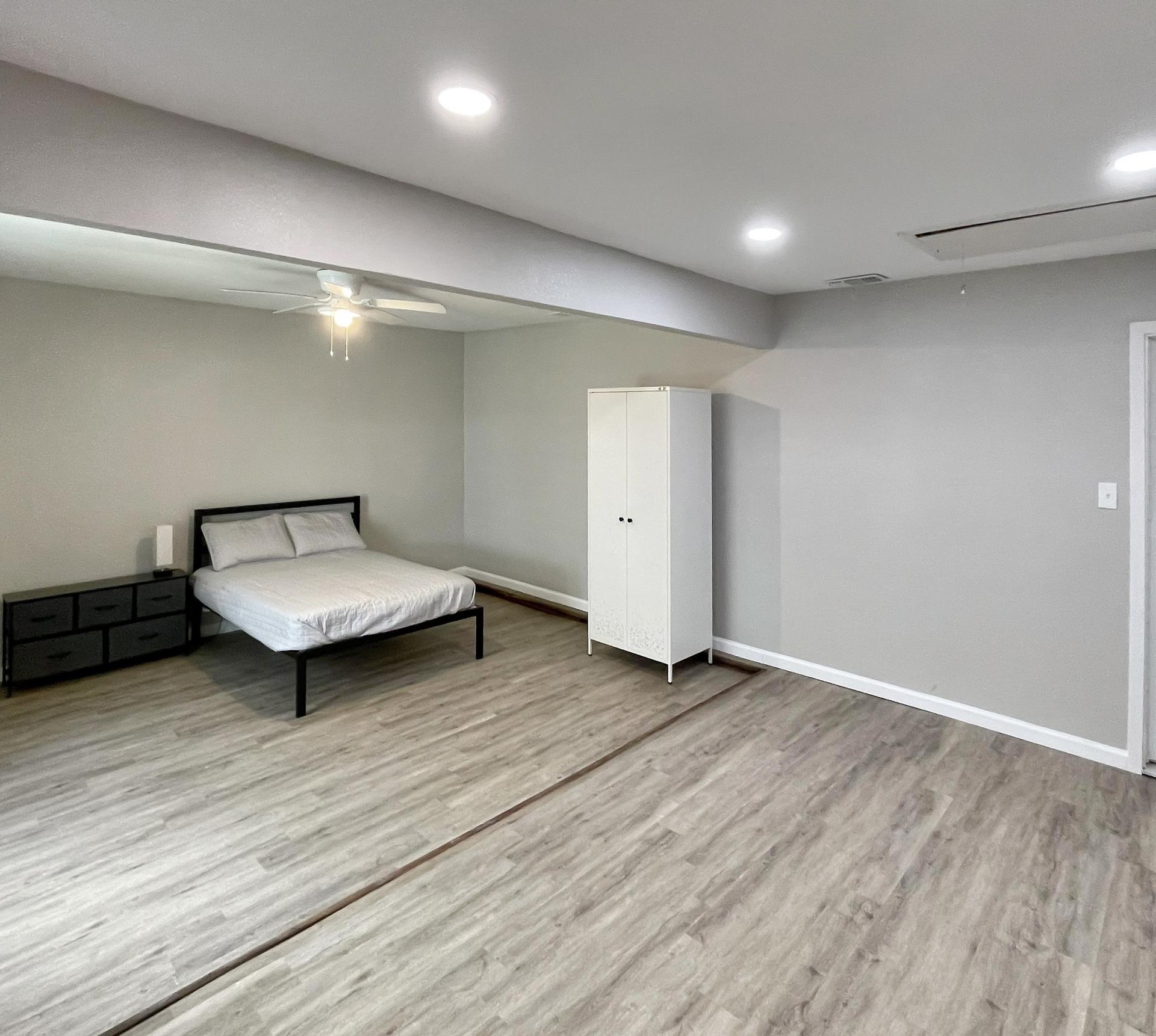 bedroom, detected: window blind