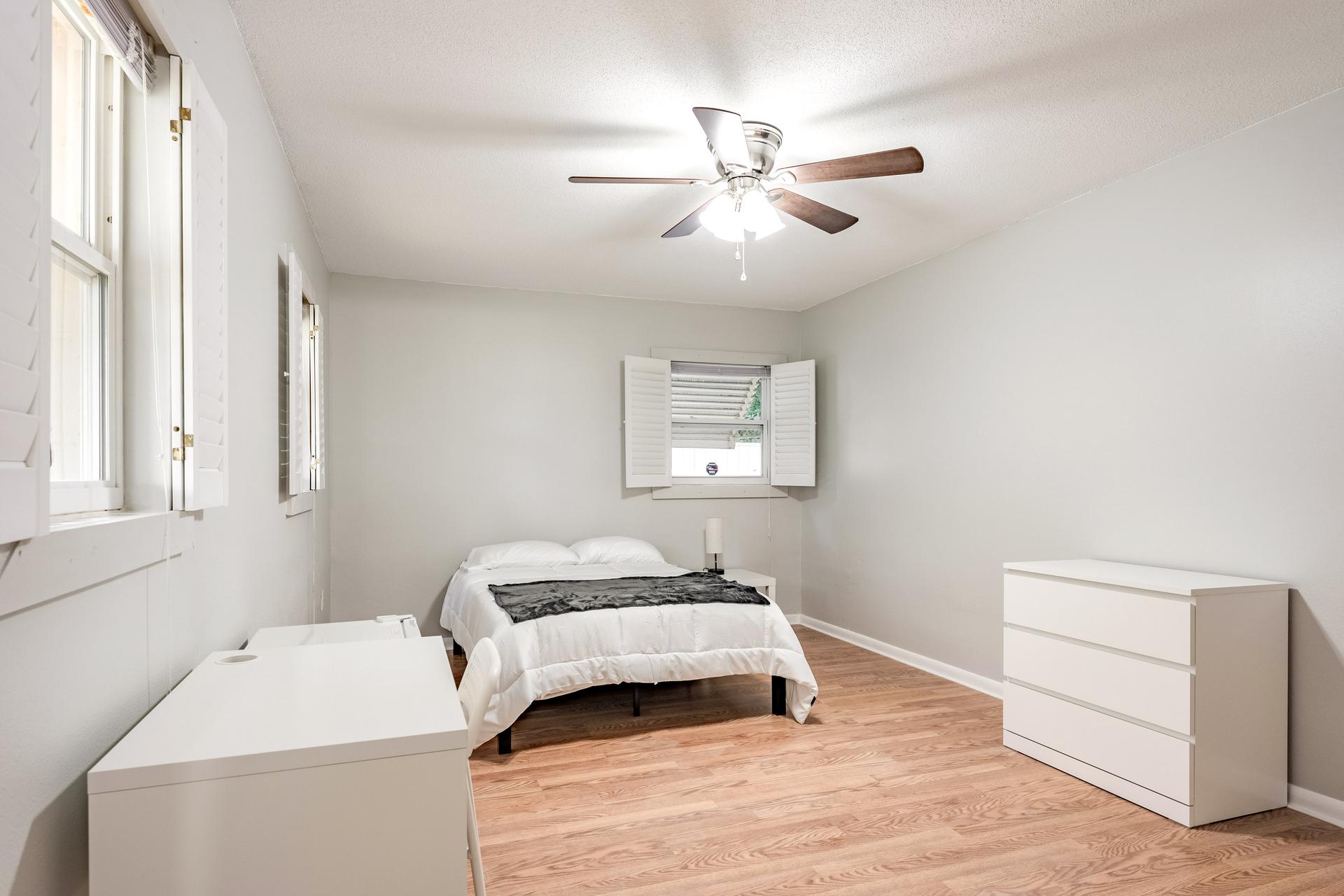bedroom, detected: ceiling fan, bed, window blind