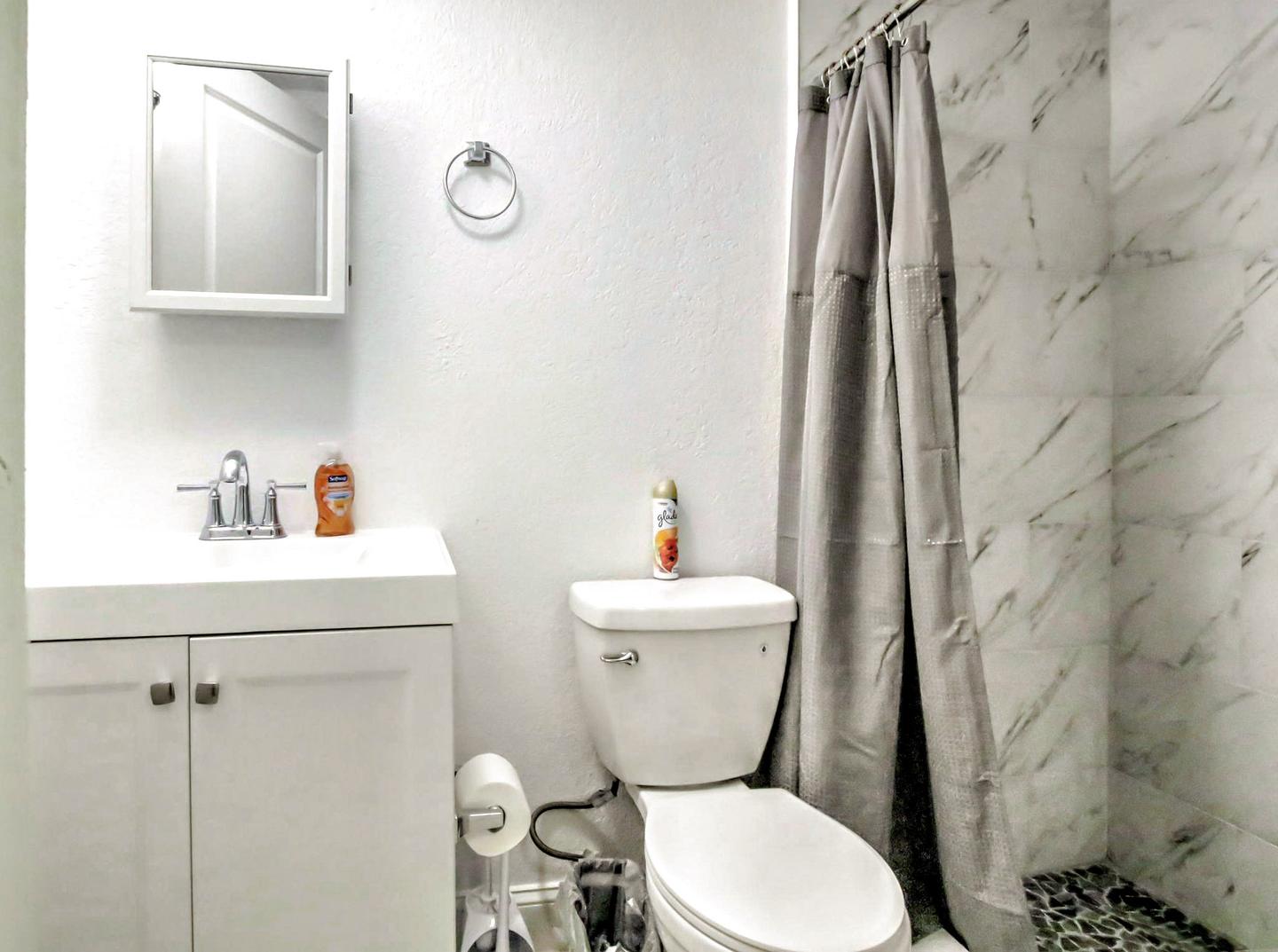 Bathroom(s)
