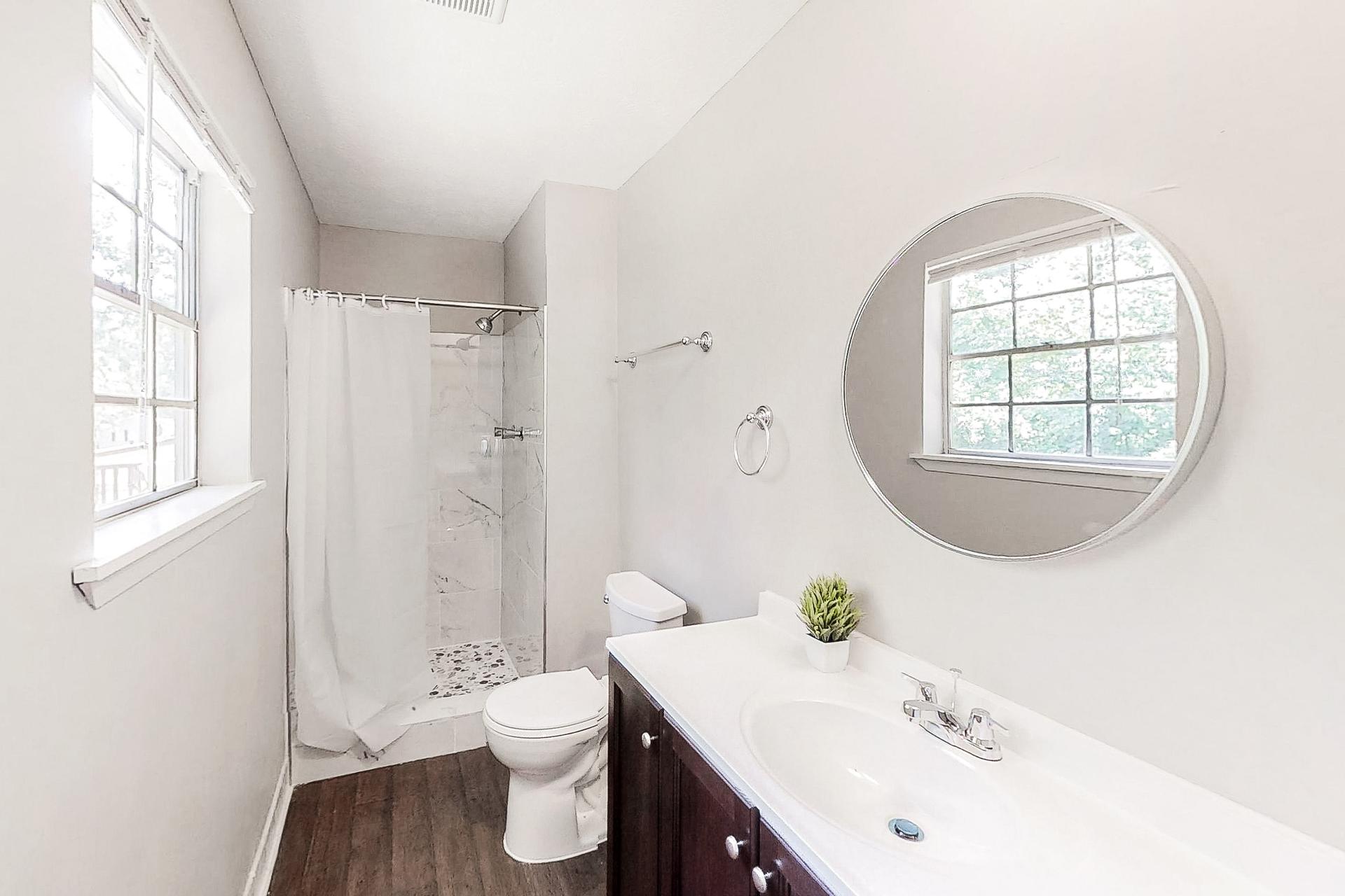 bathroom, detected: bathtub