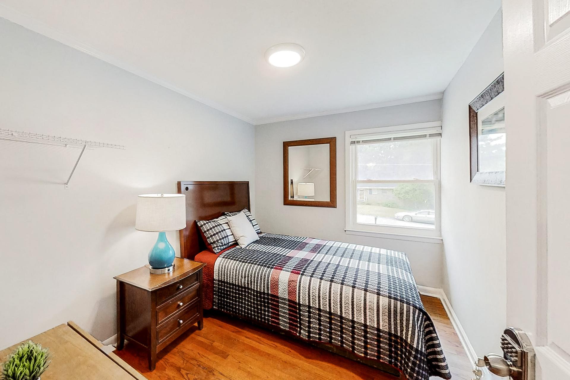 bedroom, detected: bed, window blind