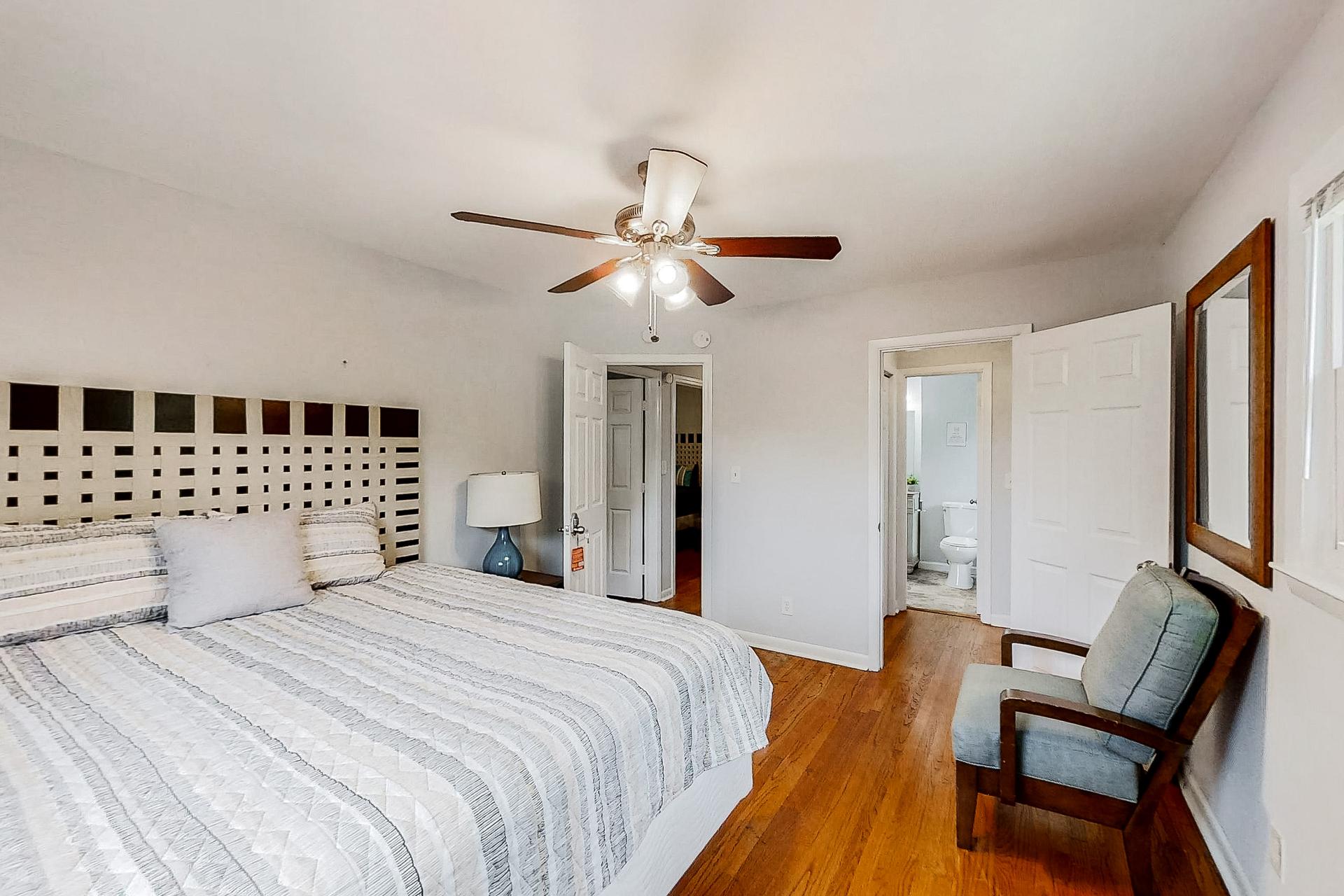 bedroom, detected: ceiling fan, window blind, bed