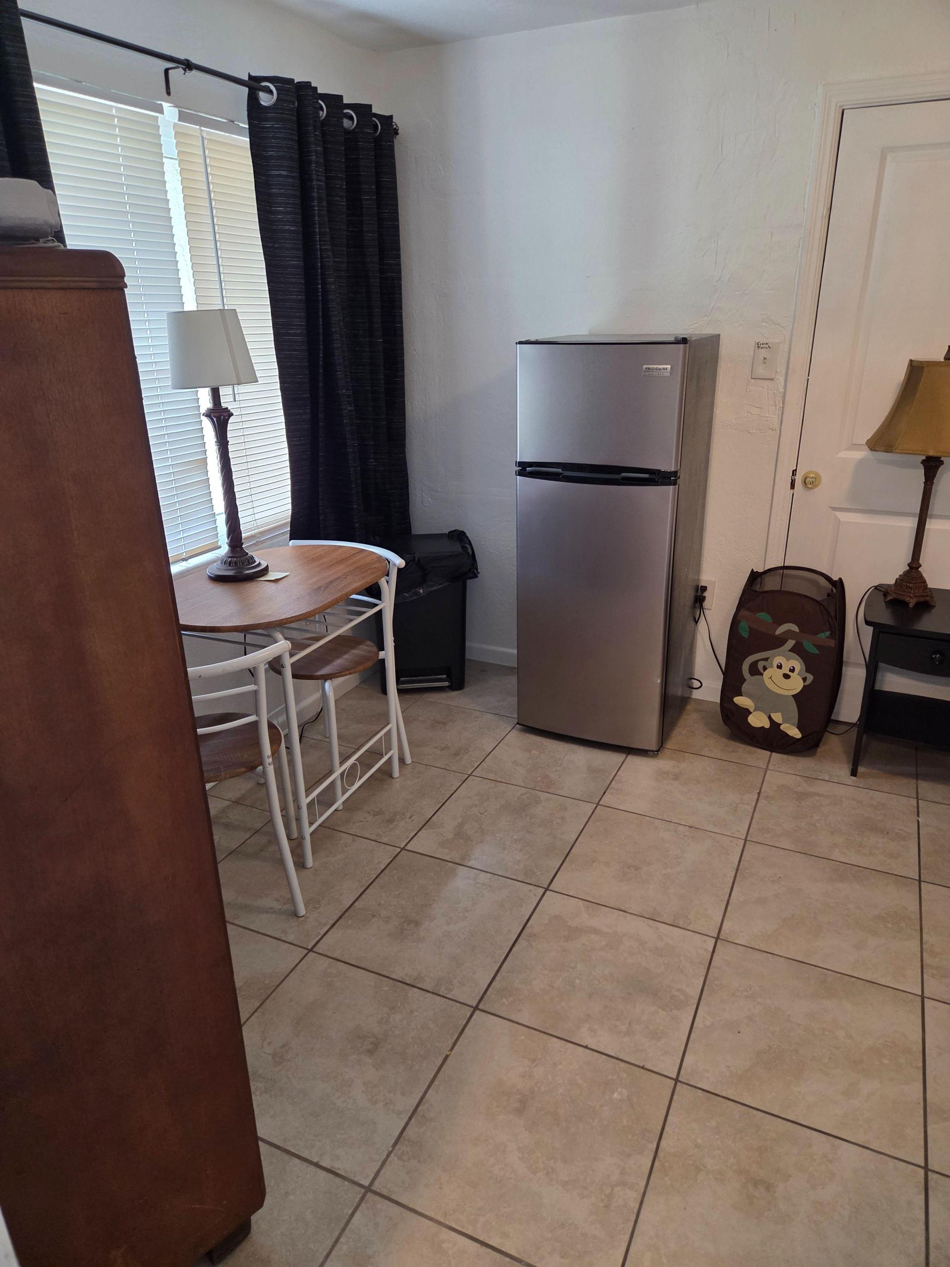 all rooms come with 7.5 refrigerator
