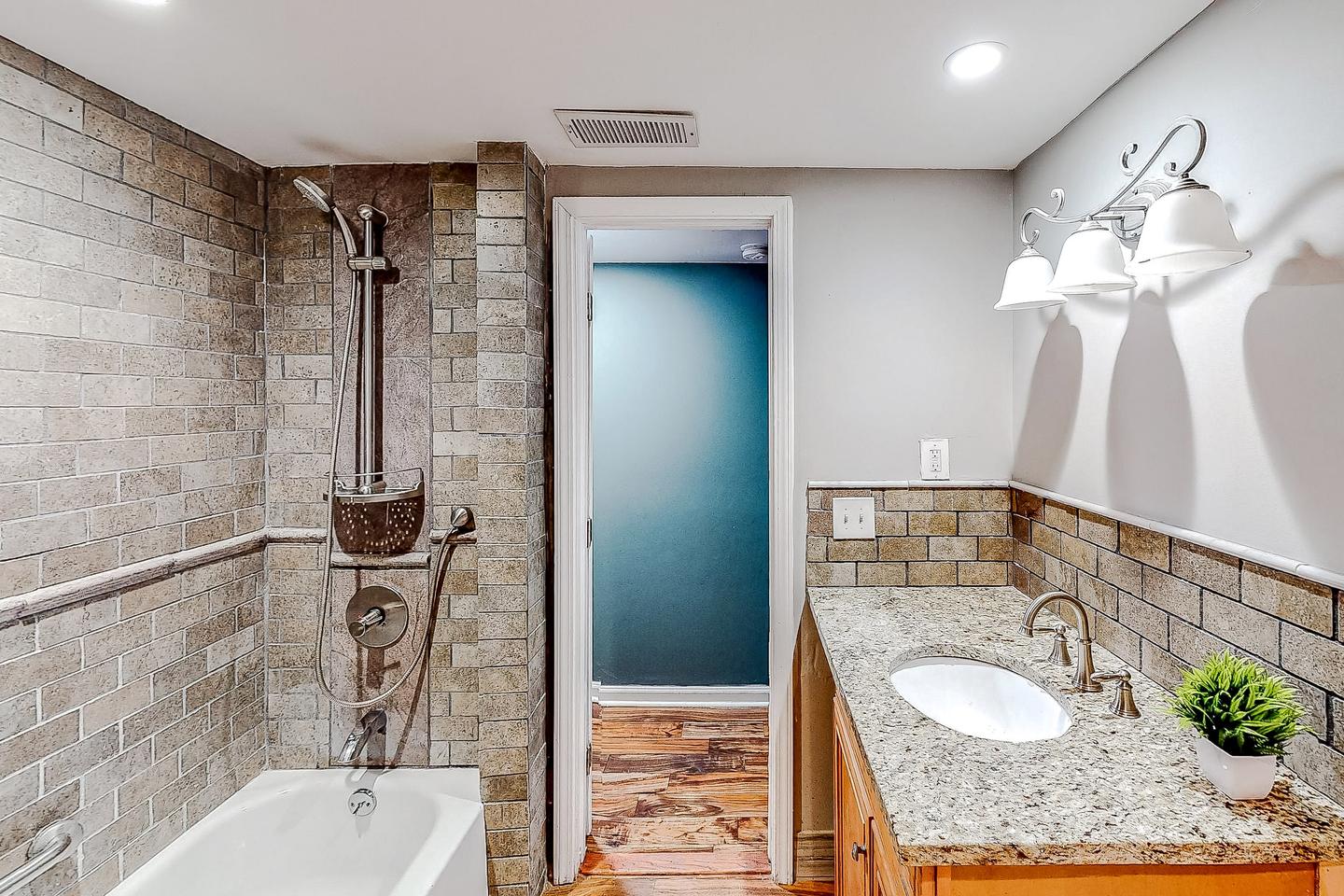 Bathroom(s)
