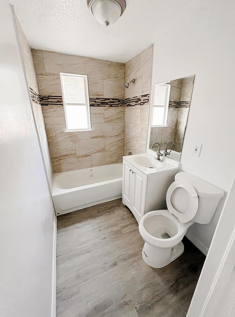 Bathroom(s)