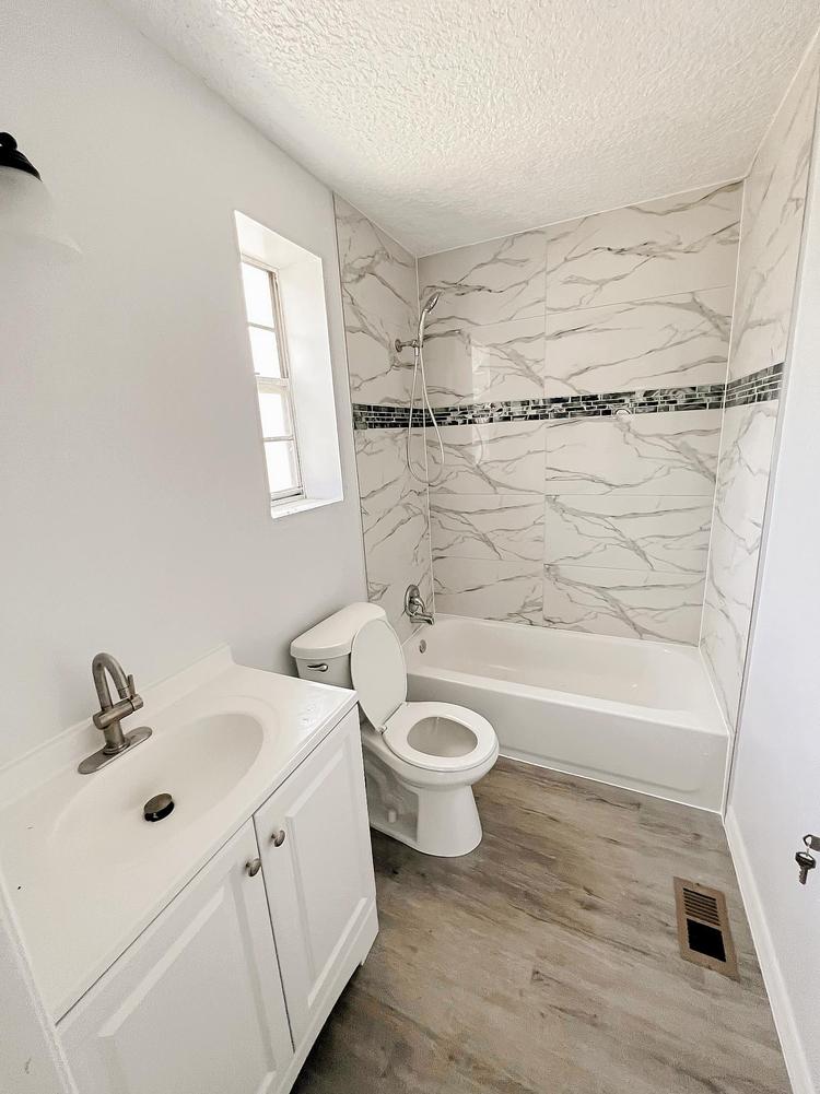 Bathroom(s)